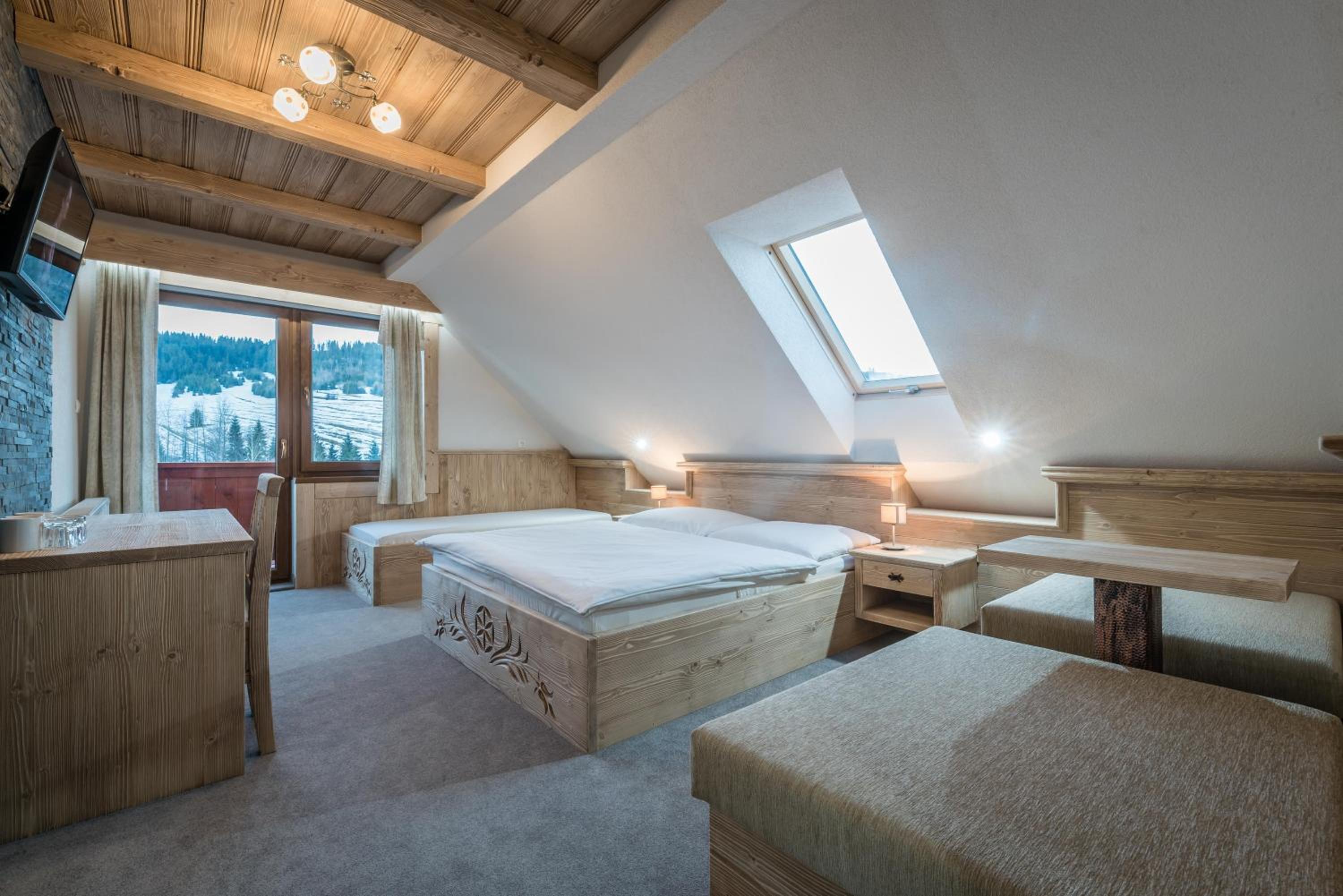 Deluxe Triple Room - Photo 6