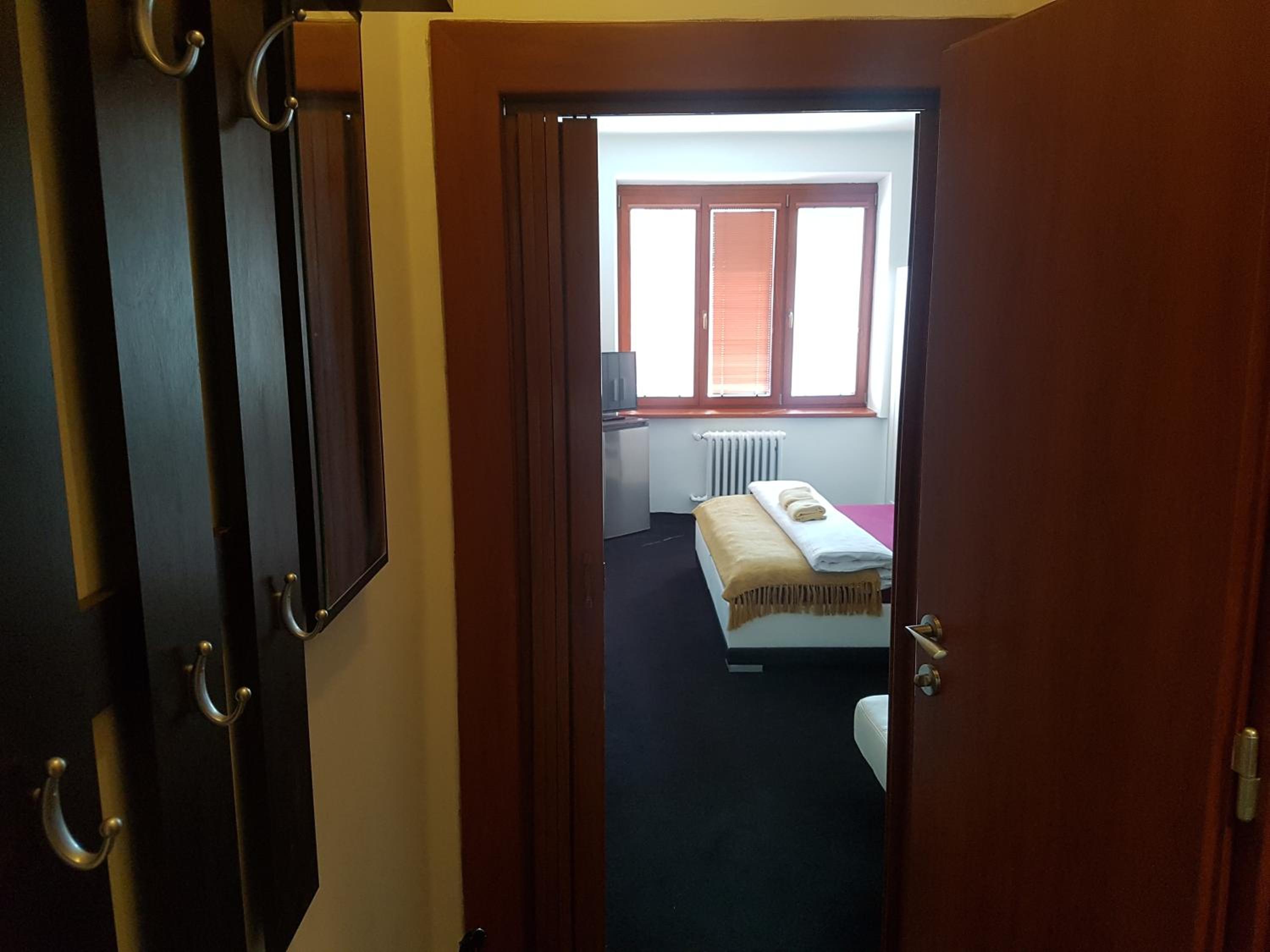 Double Room with Bath photo 3