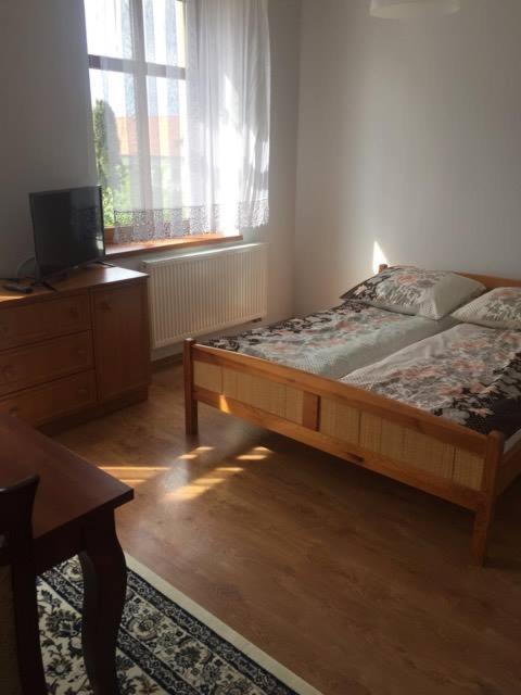 Double or Twin Room with Bathroom - Photo 1
