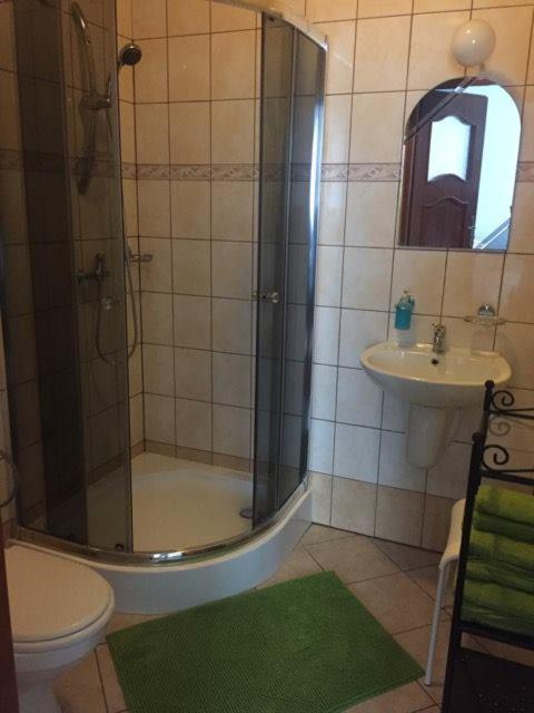 Family Room with Bathroom - Photo 2