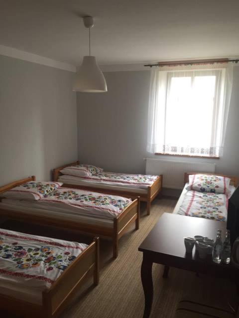 Quadruple Room with Bathroom - Photo 1