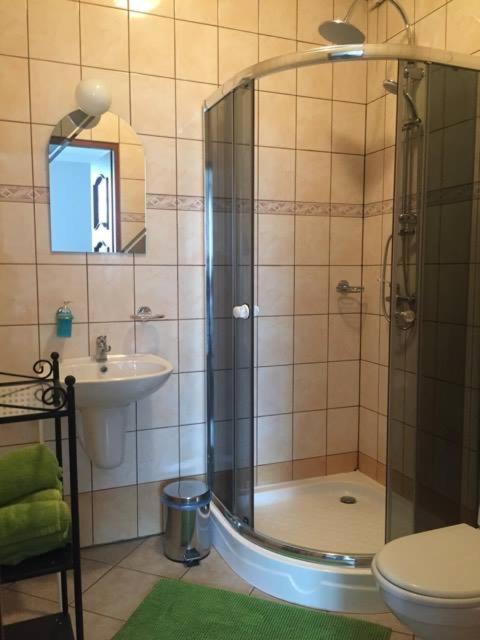 Quadruple Room with Bathroom - Photo 3