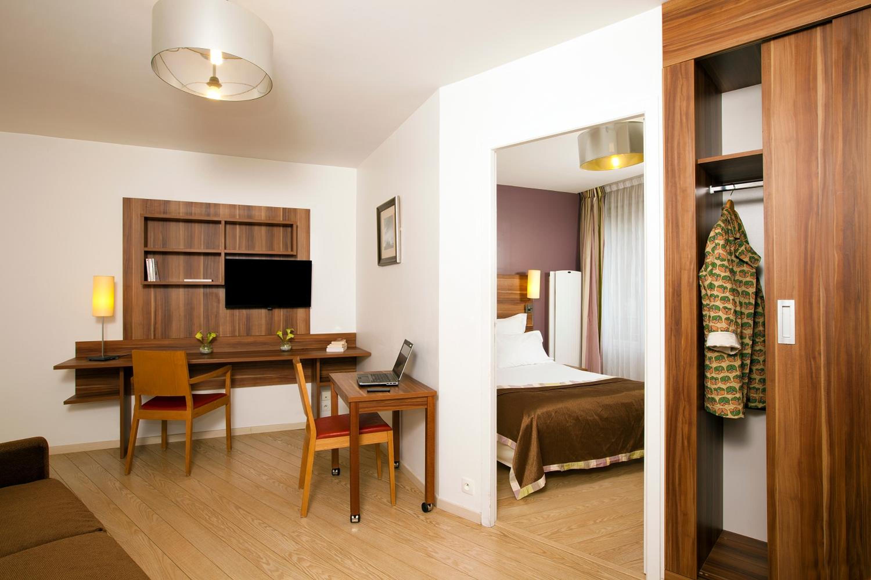 One-Bedroom Apartment