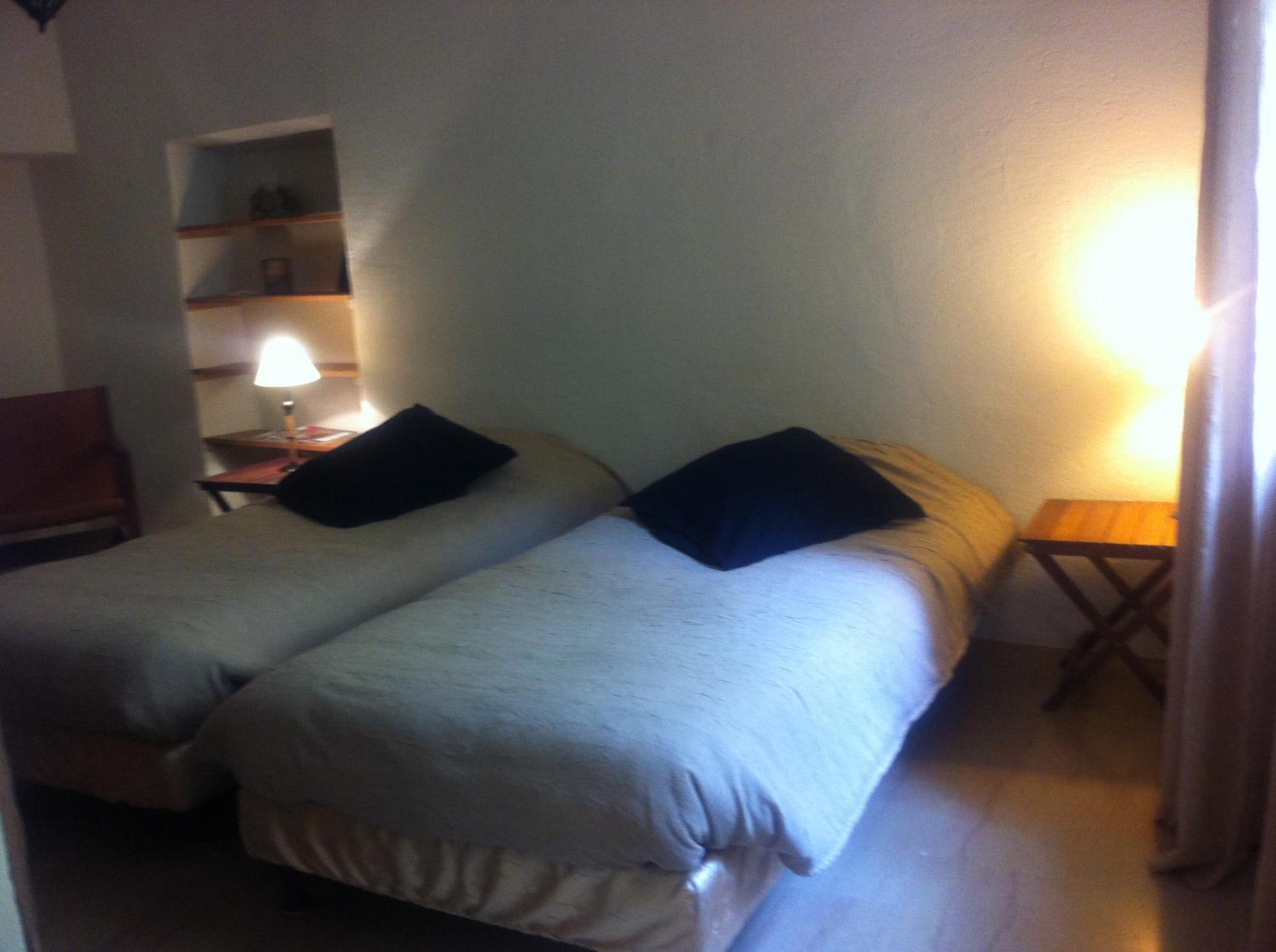 Standard Double Room - Photo 2