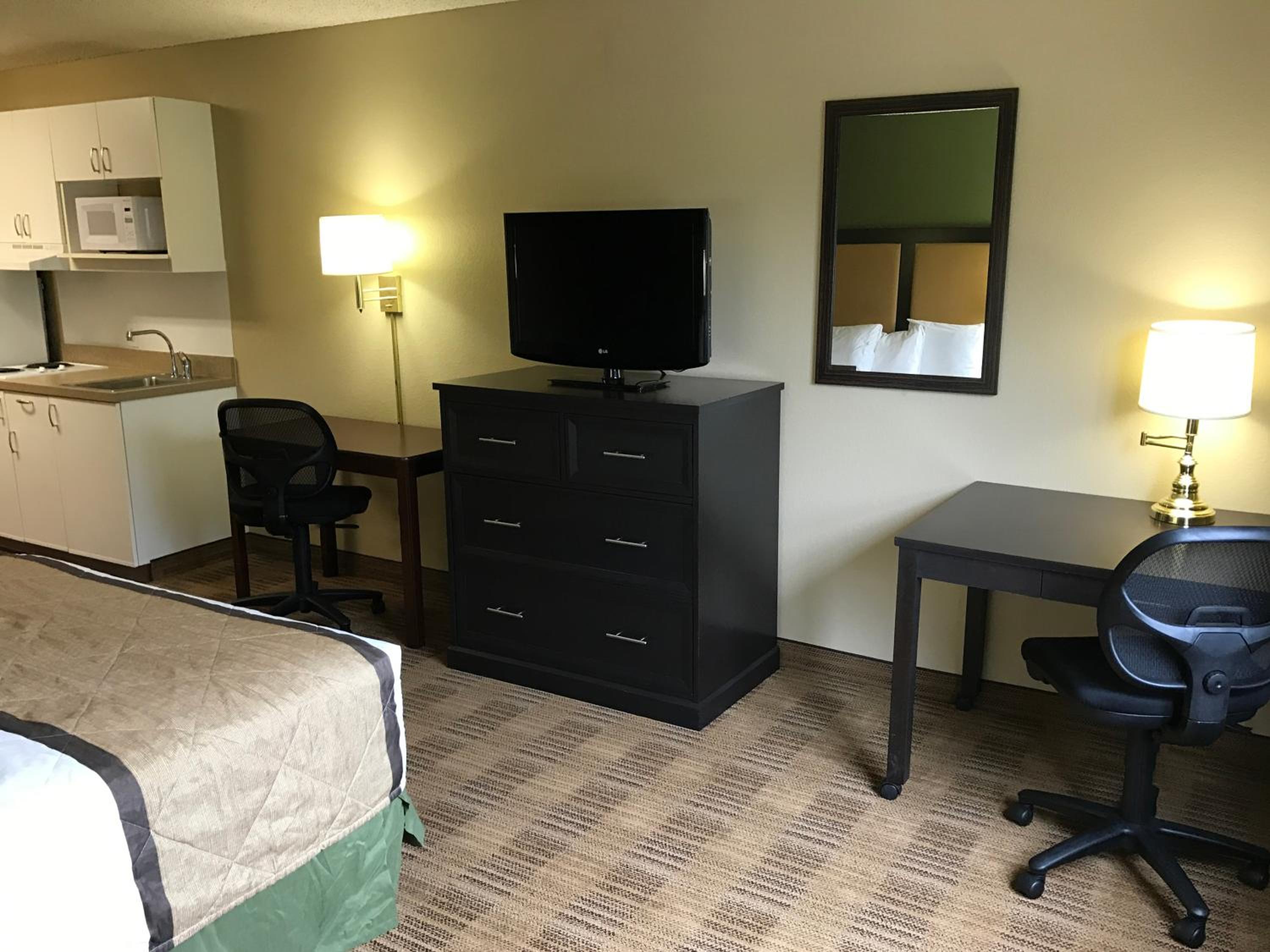 Extended Stay America Select Suites - Detroit - Farmington Hills, Photo 4