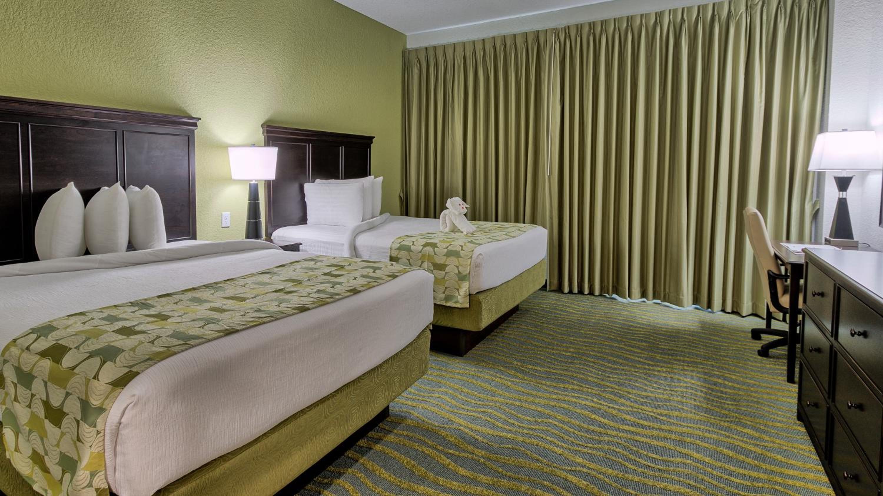 Queen room with 2 queen beds, Gulf front