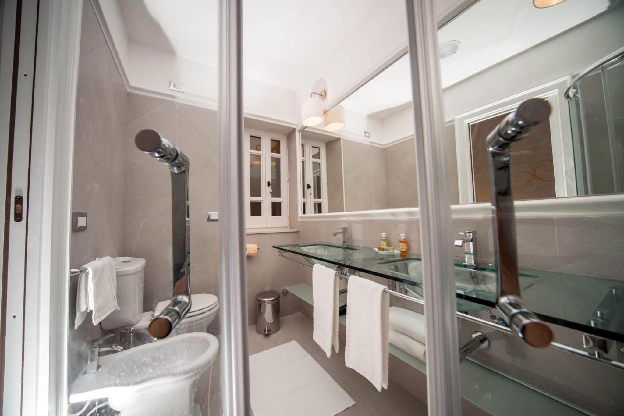 Deluxe Double Room - Photo 4