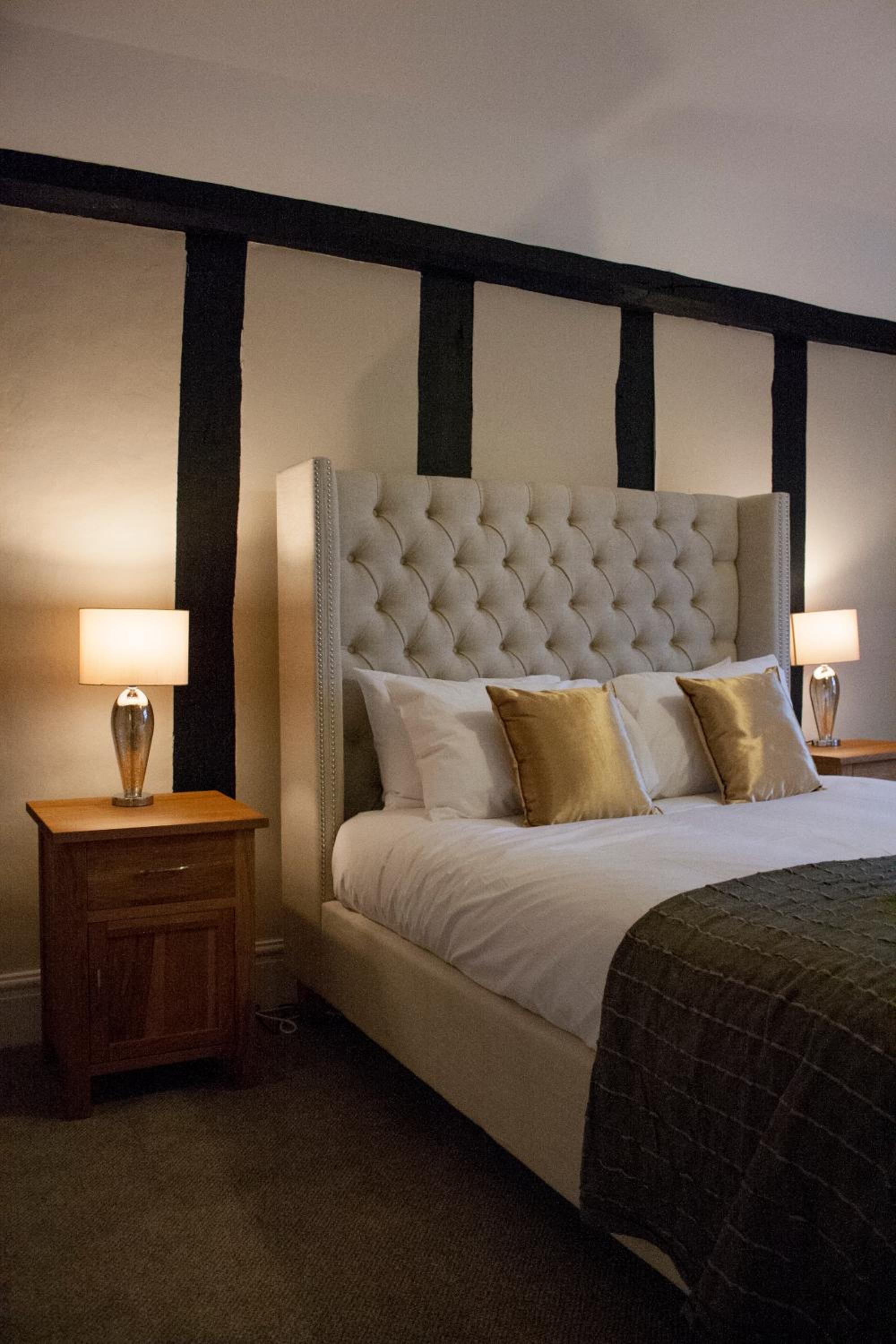 Deluxe Double Room with Shower - Photo 7