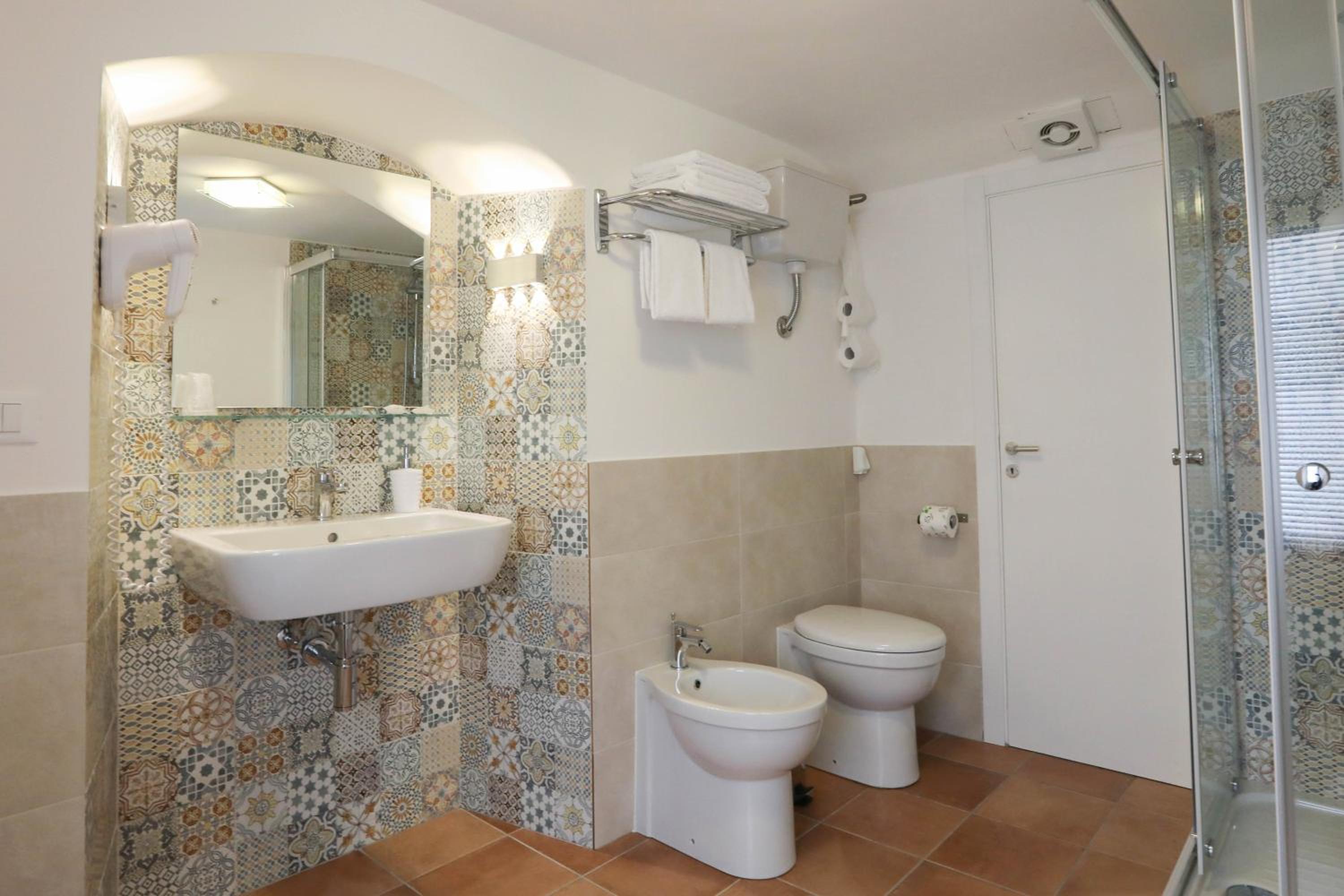 Triple Room with Private External Bathroom photo 3