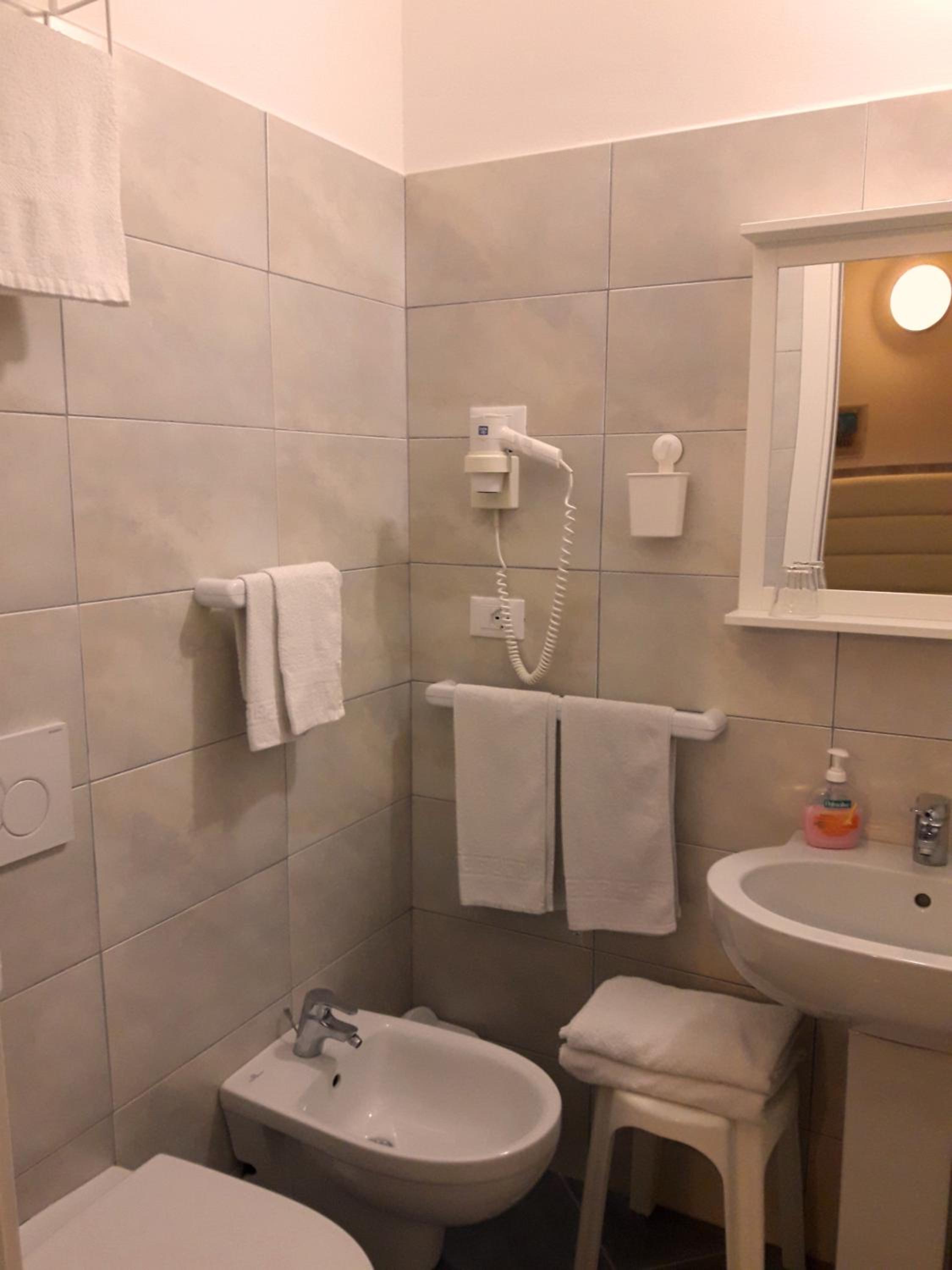 Triple Room - Photo 10