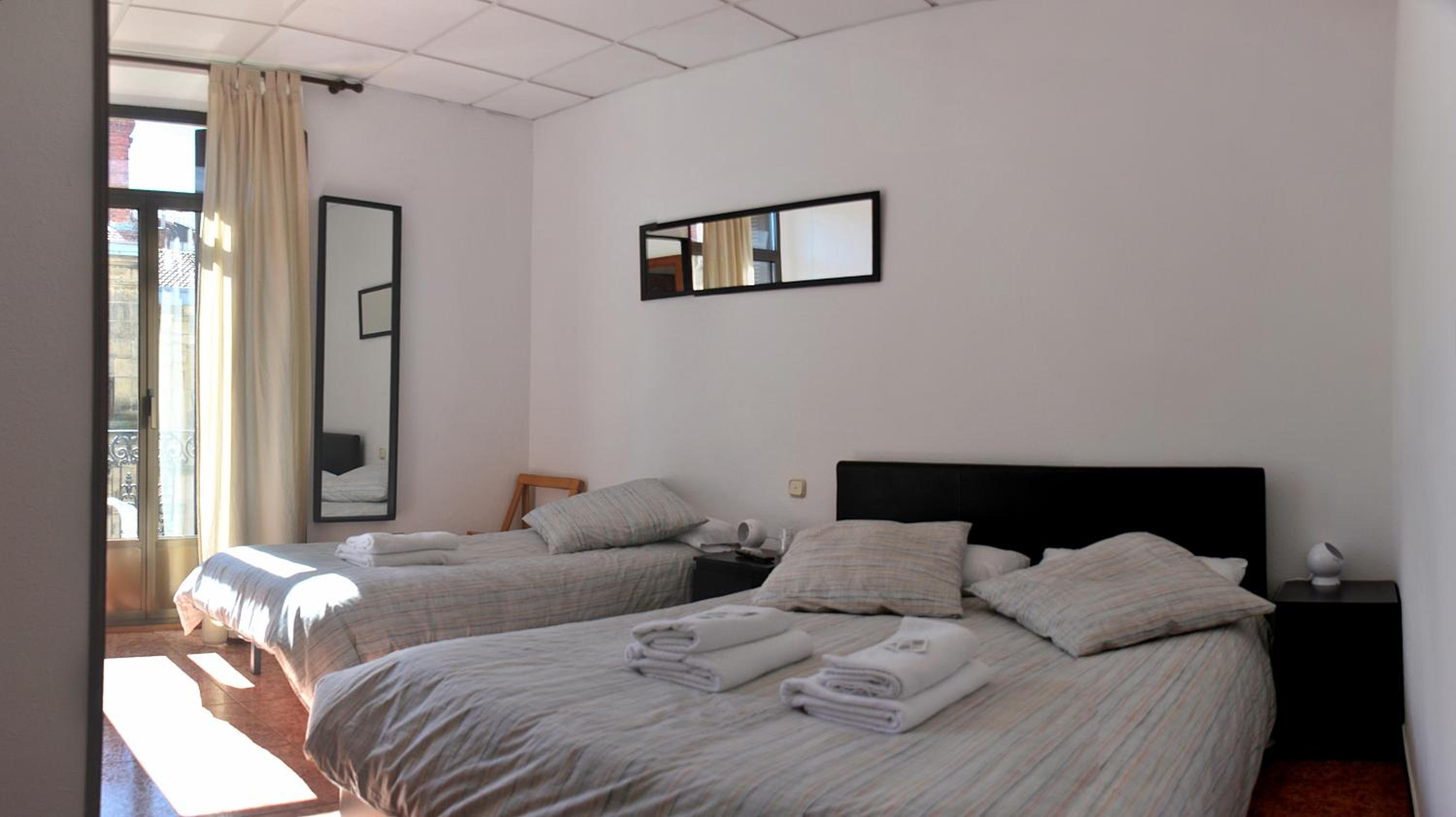 Habitación Triple con Baño Privado
