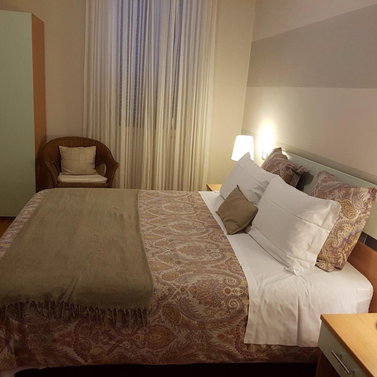 Double Room - Photo 9