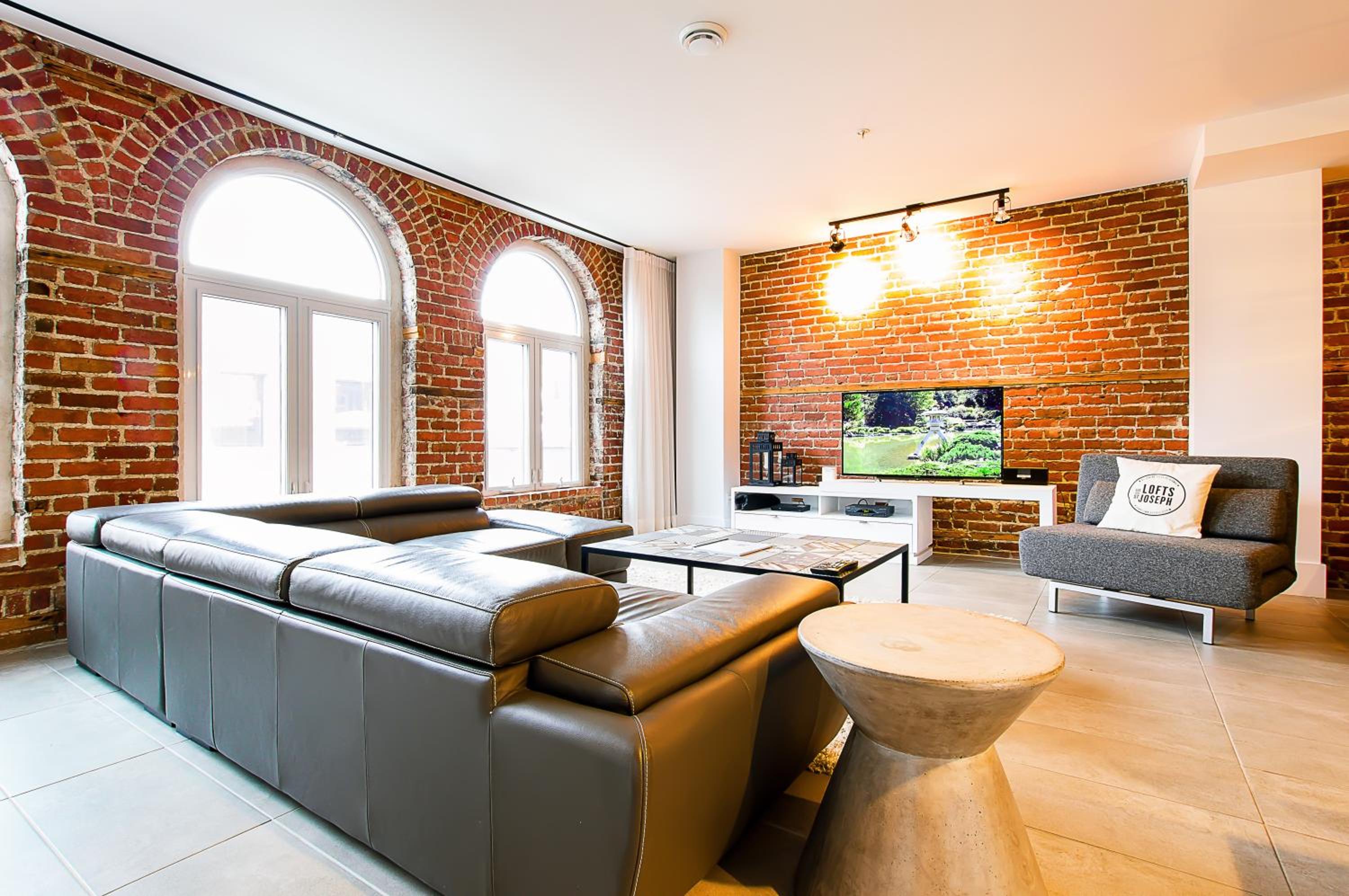 Two-Bedroom Apartment 301 - City View