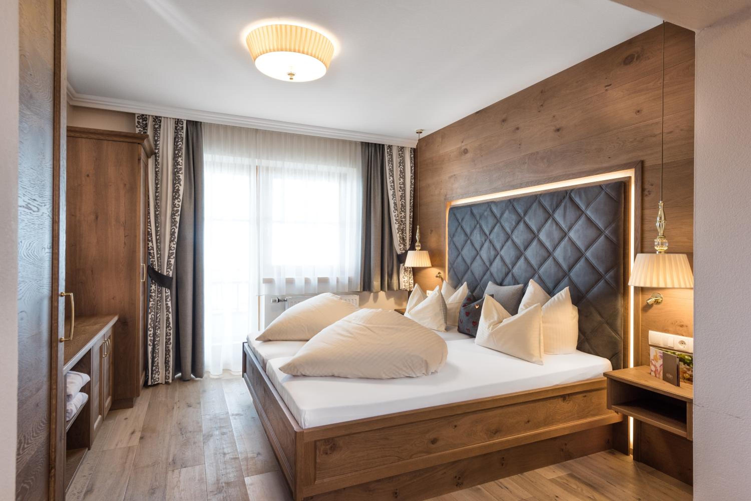 Junior Suite with Balcony photo 3