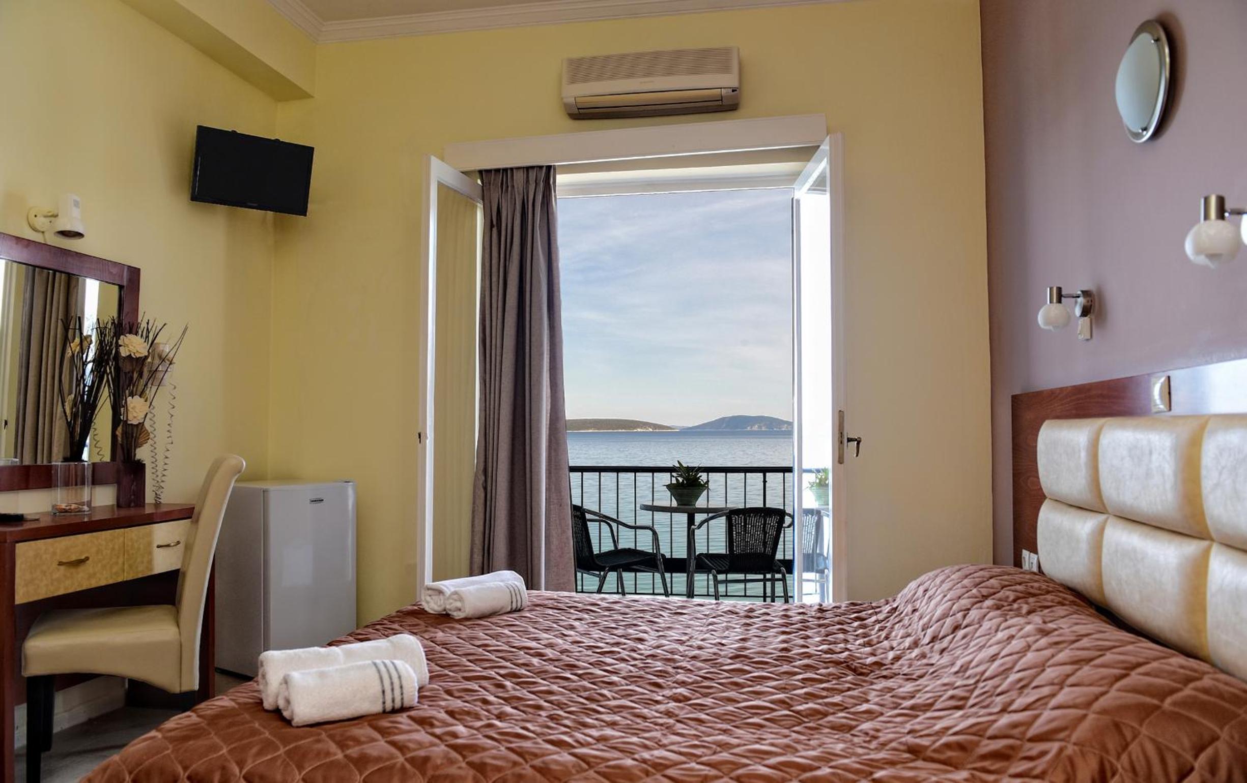 Double or Twin Room with Sea View