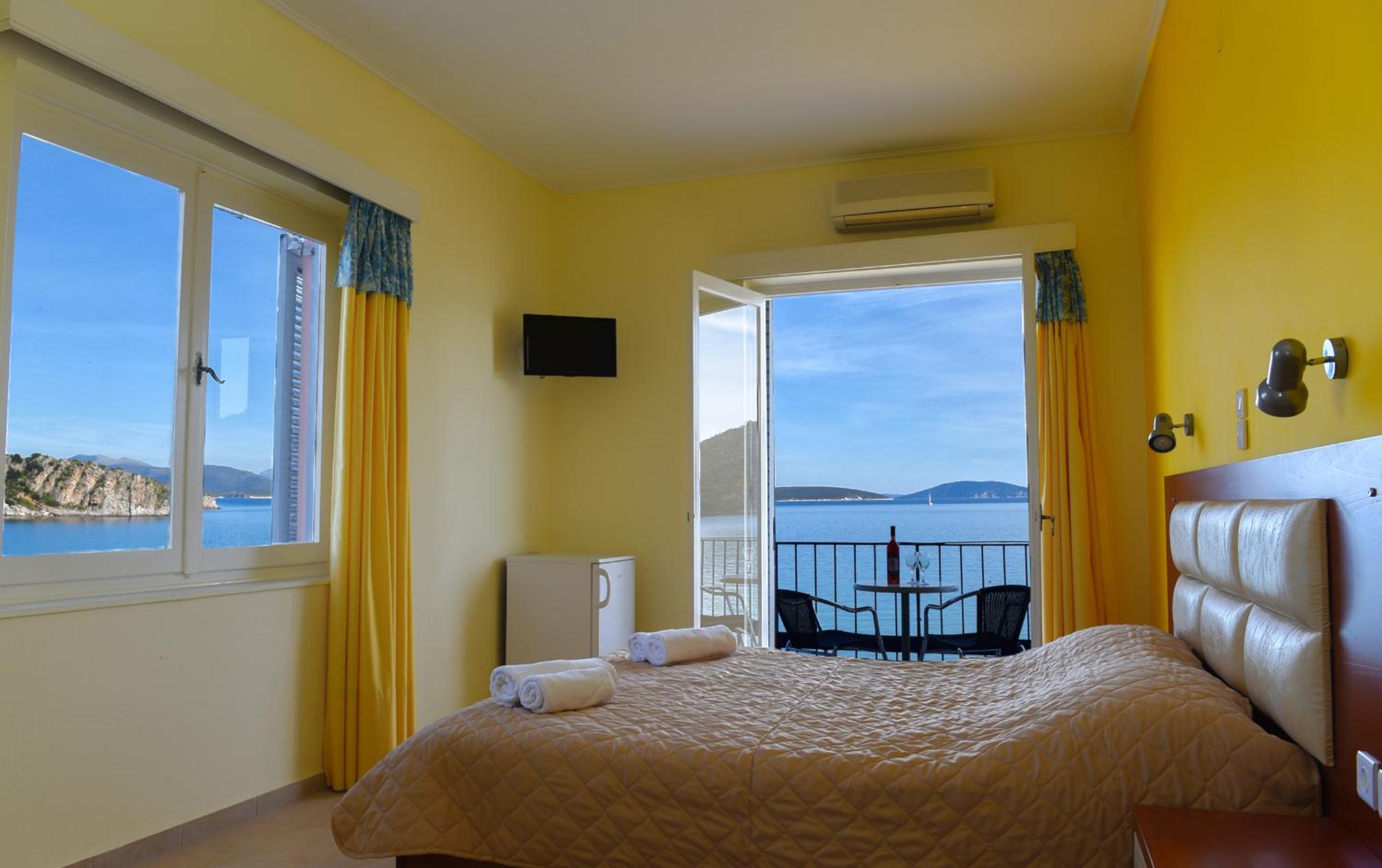 Superior Quadruple Room with Sea View photo 3
