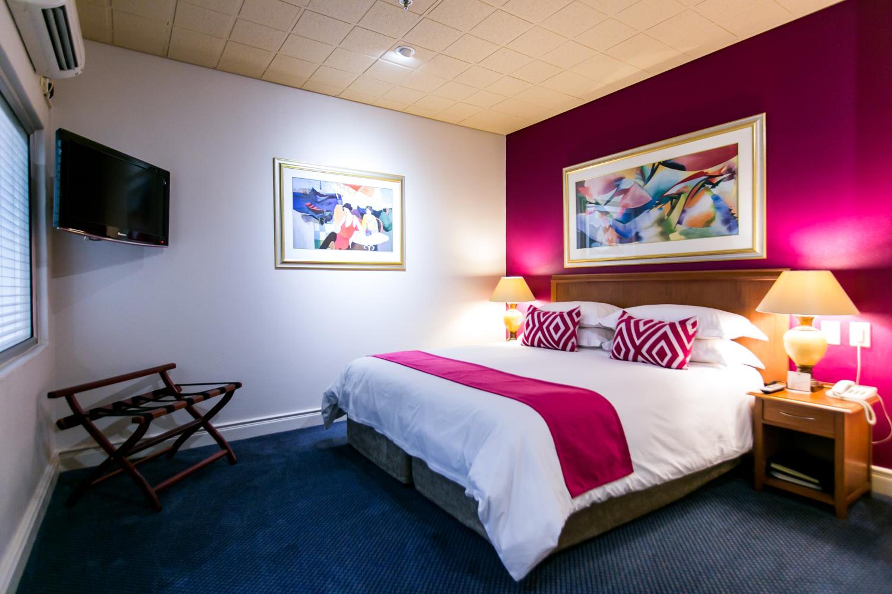 Deluxe Suite - Photo 5