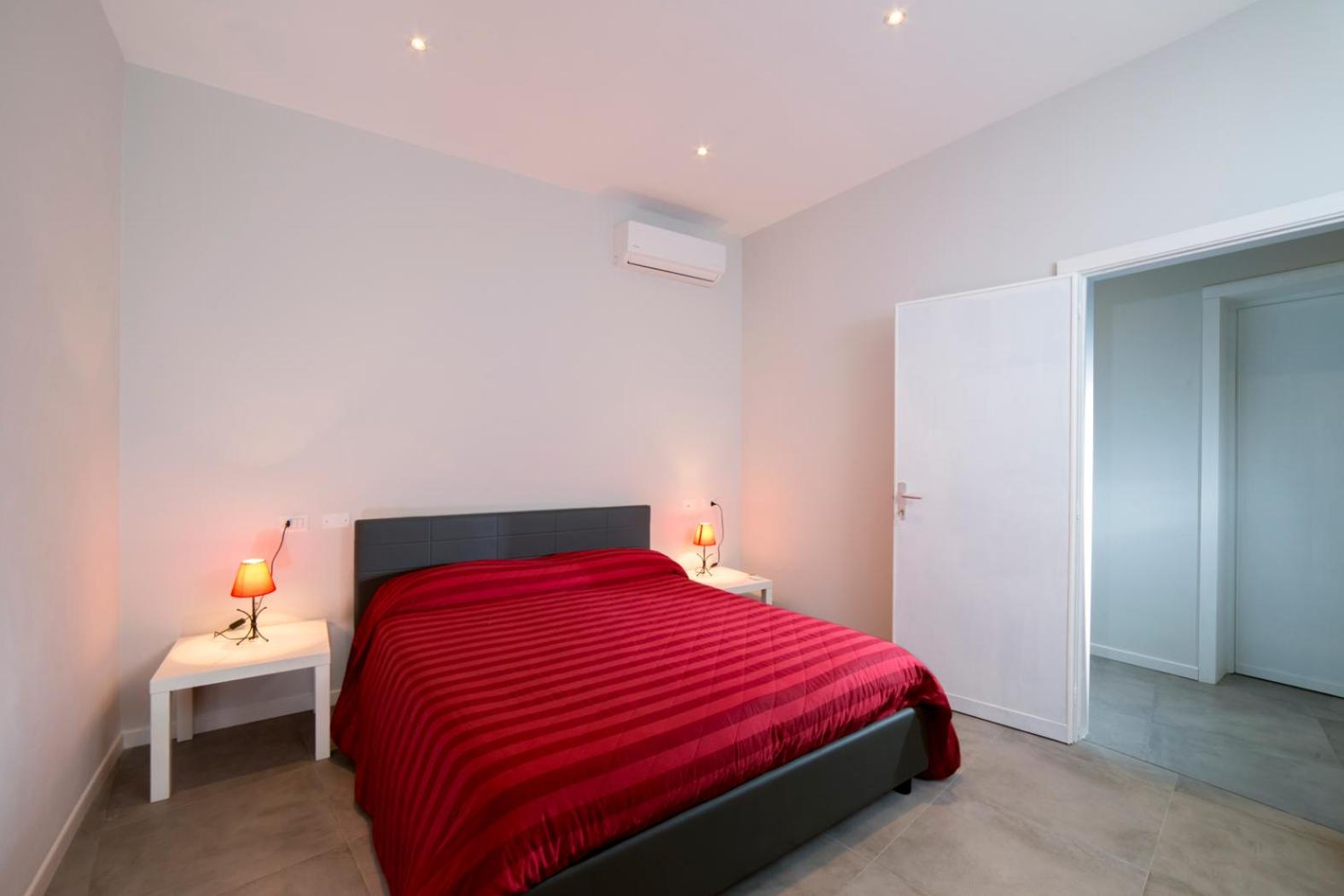 Standard Double Room - Photo 3