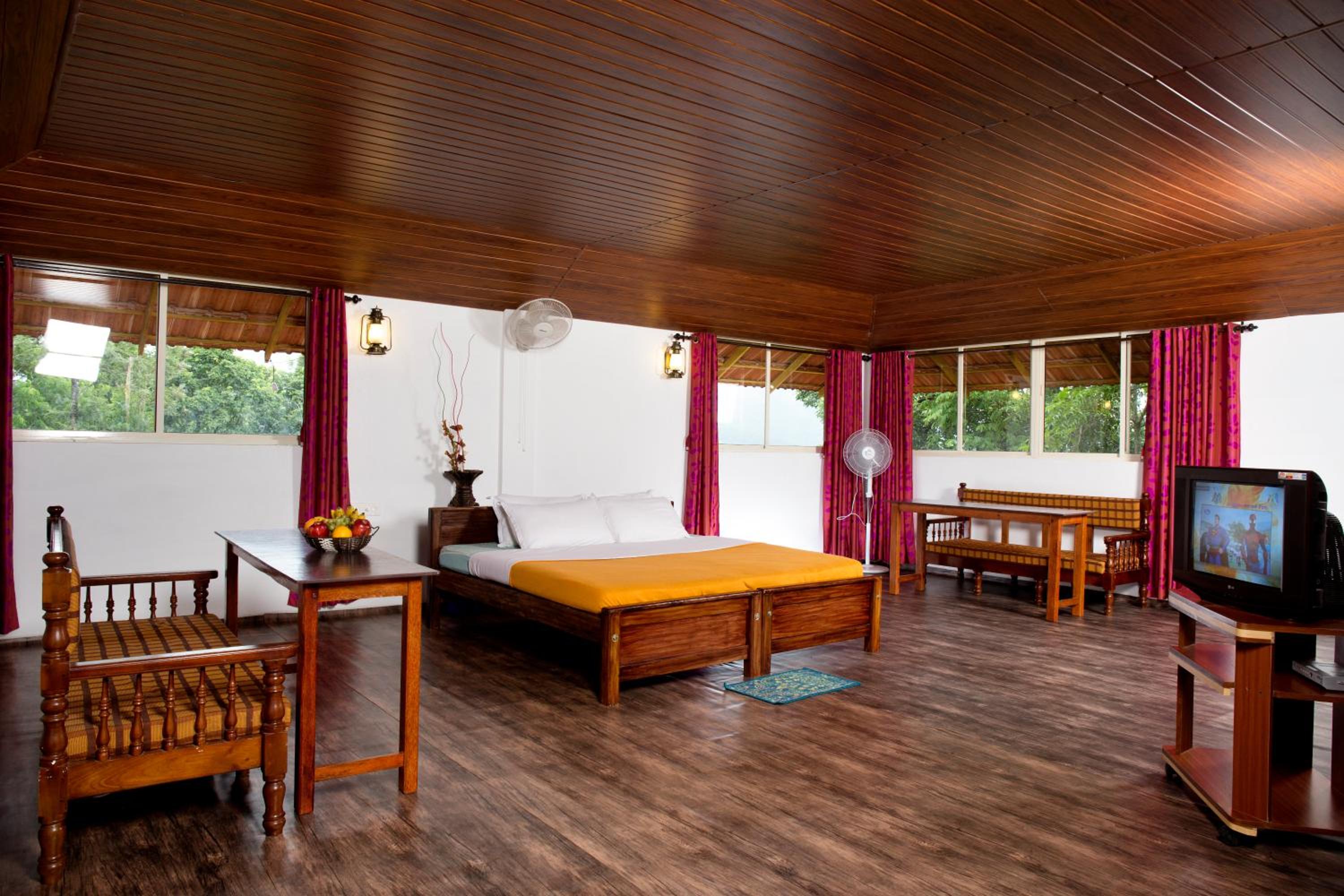 Family Room in the Natural Rock Cottage photo 1