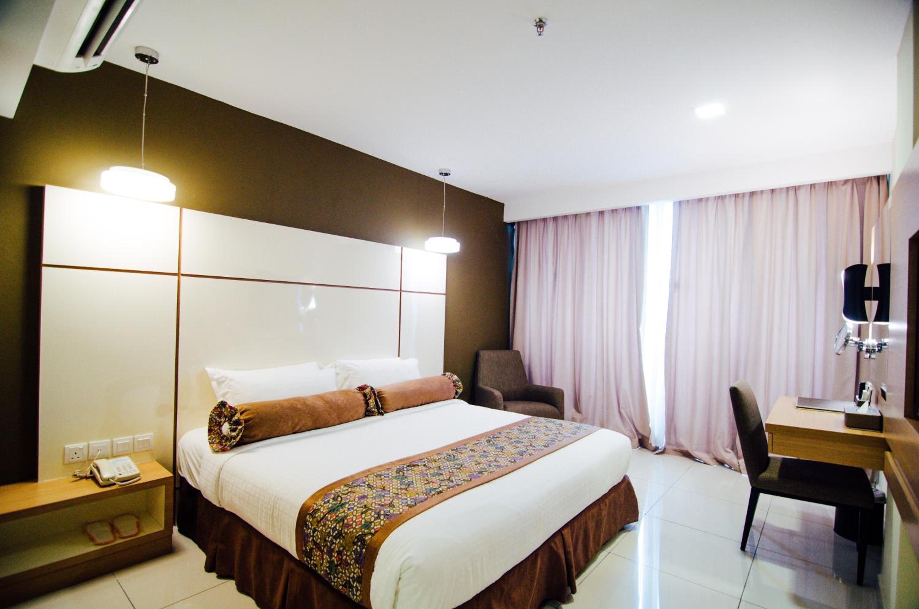 Superior King Room - Photo 2
