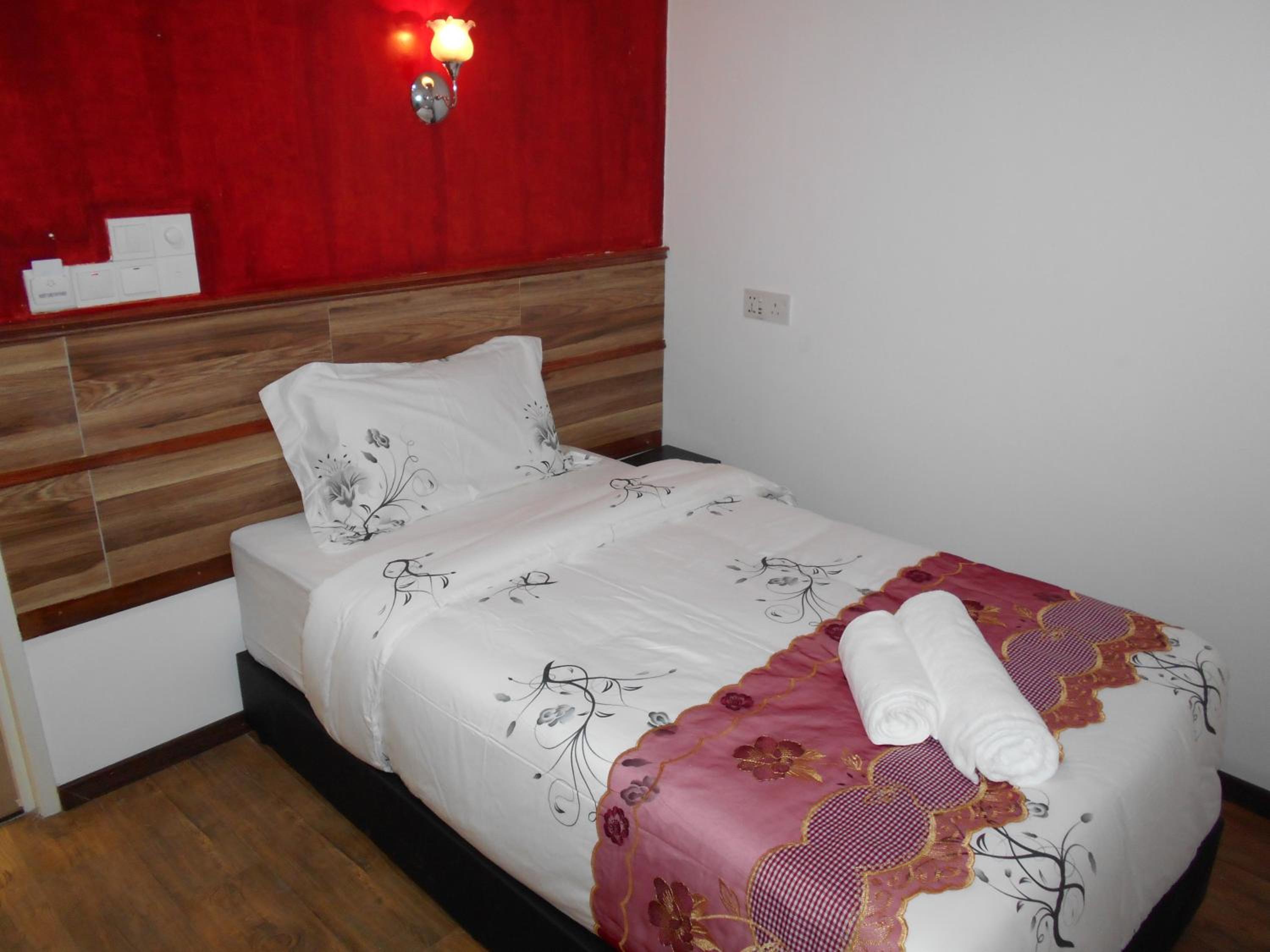 Economy Single Room (No Window) photo 2