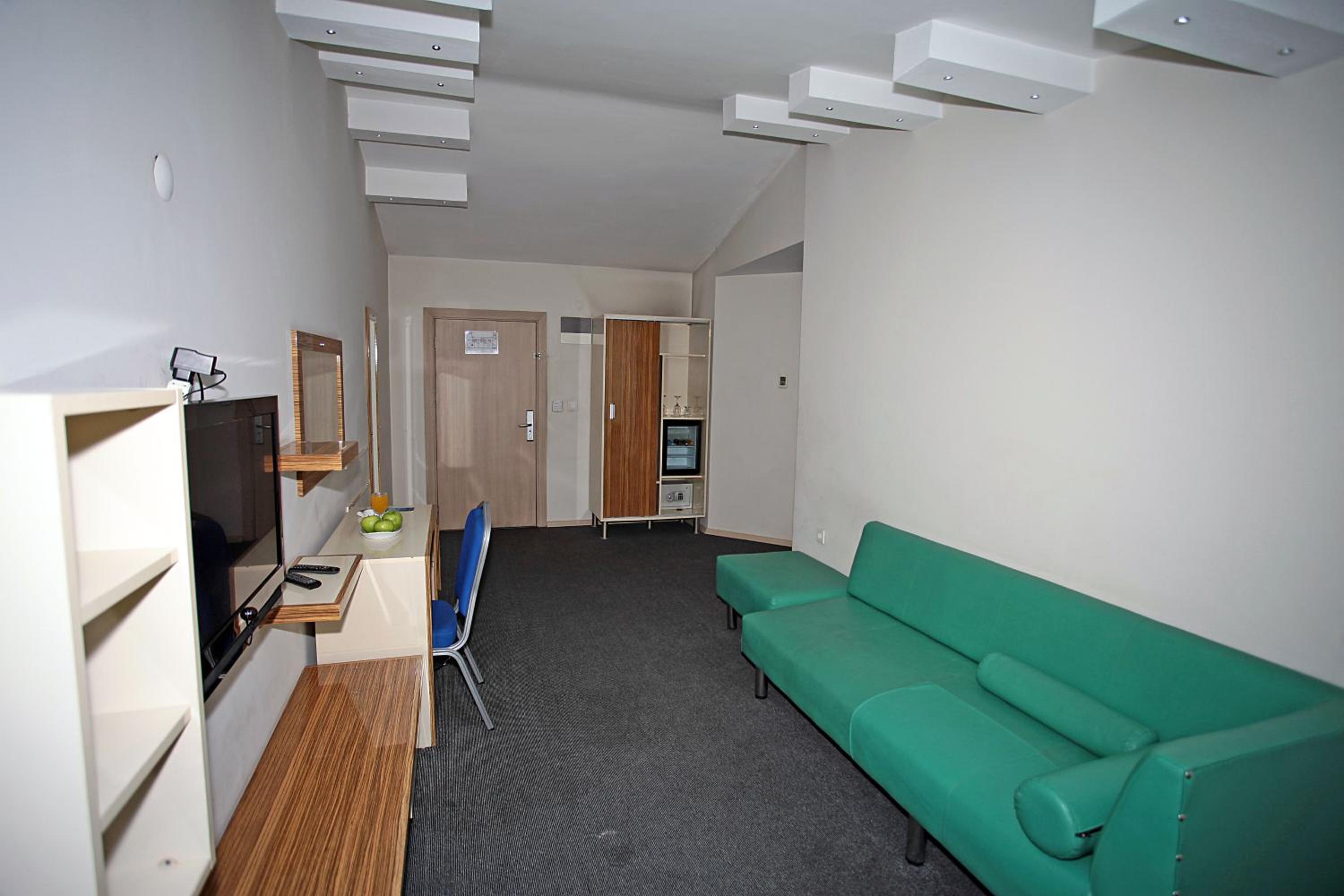 Double Room - Photo 9