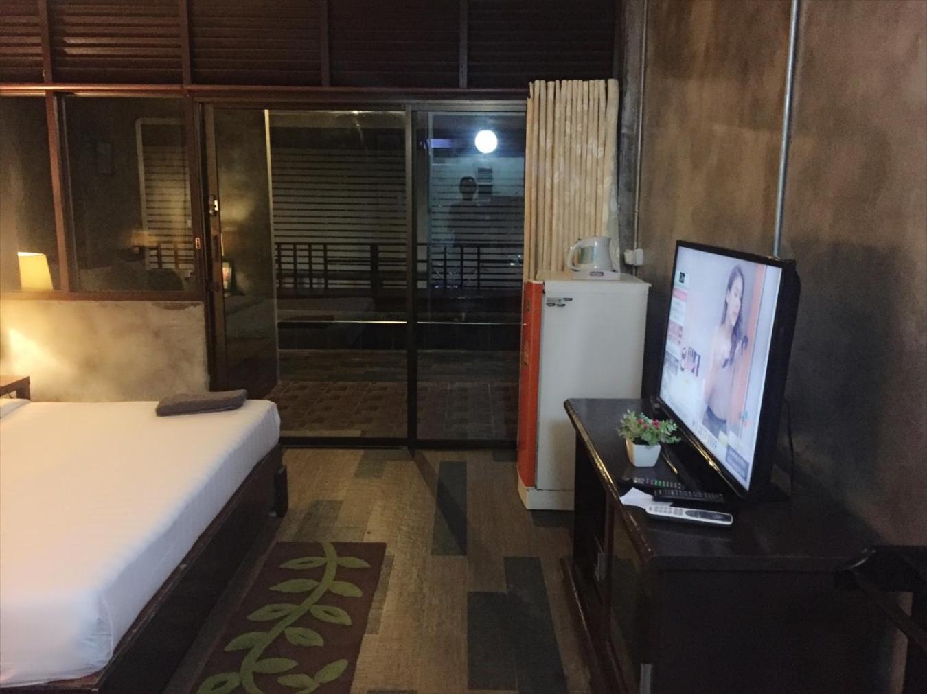 Standard Double Room - Photo 16