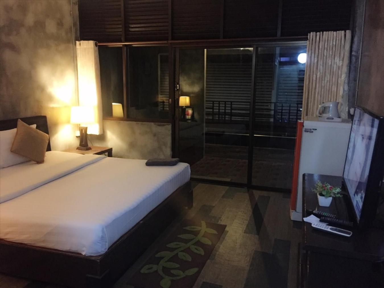 Standard Double Room - Photo 15