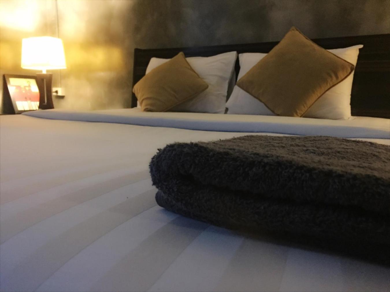 Standard Double Room - Photo 12