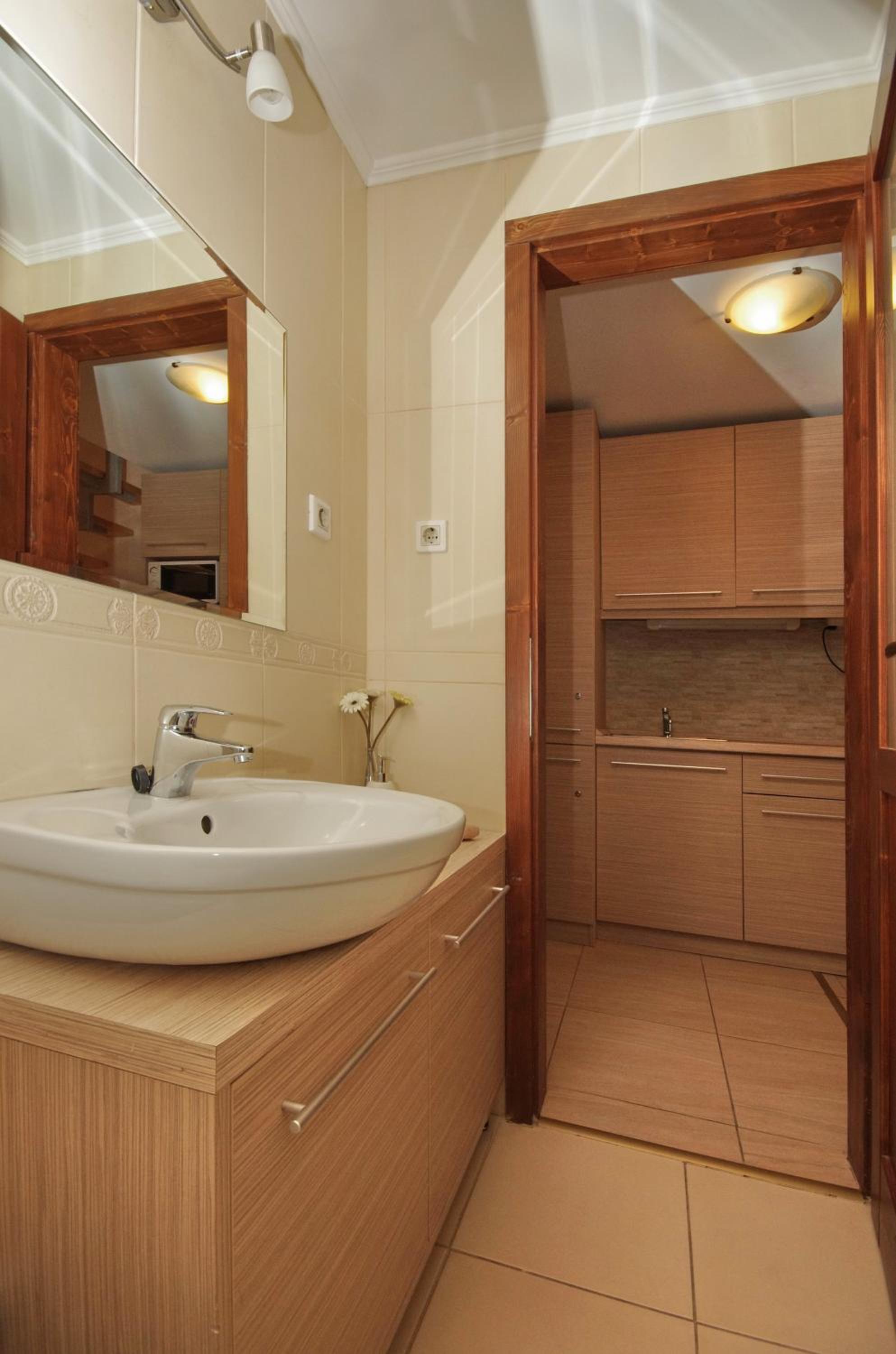 Deluxe Studio (4 Adults) - Photo 20