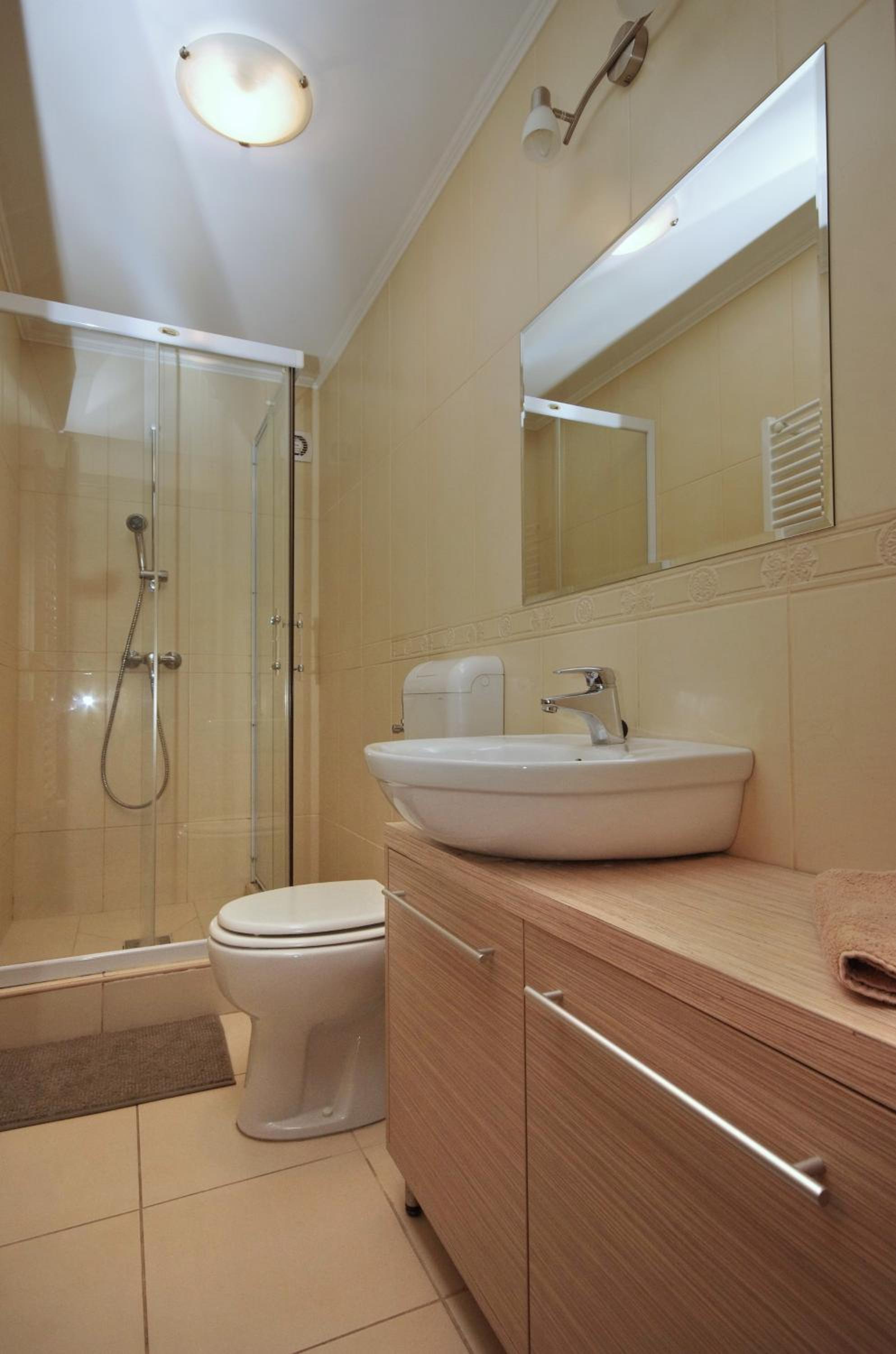 Deluxe Studio (4 Adults) - Photo 21