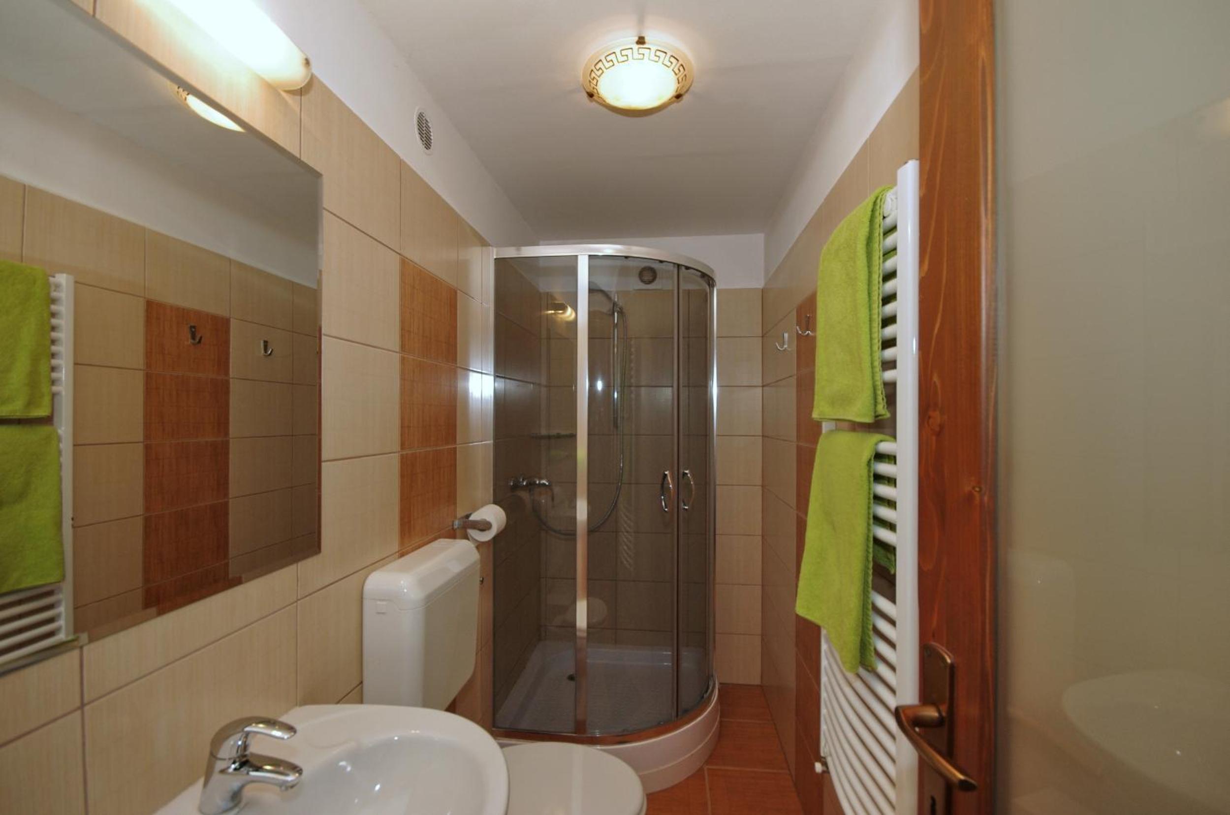 Deluxe Studio (4 Adults) - Photo 18