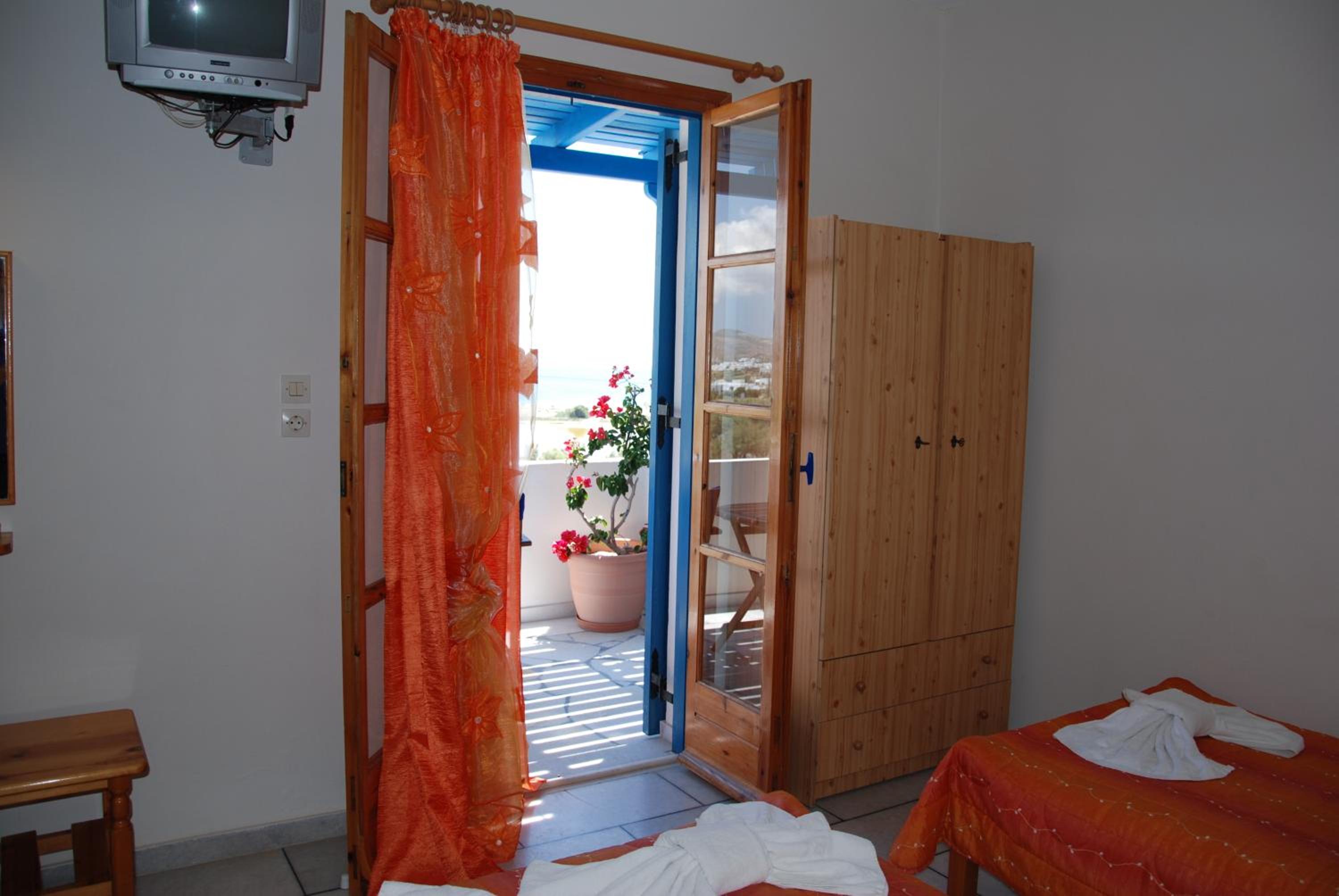 Triple Room with Sea View - Photo 13