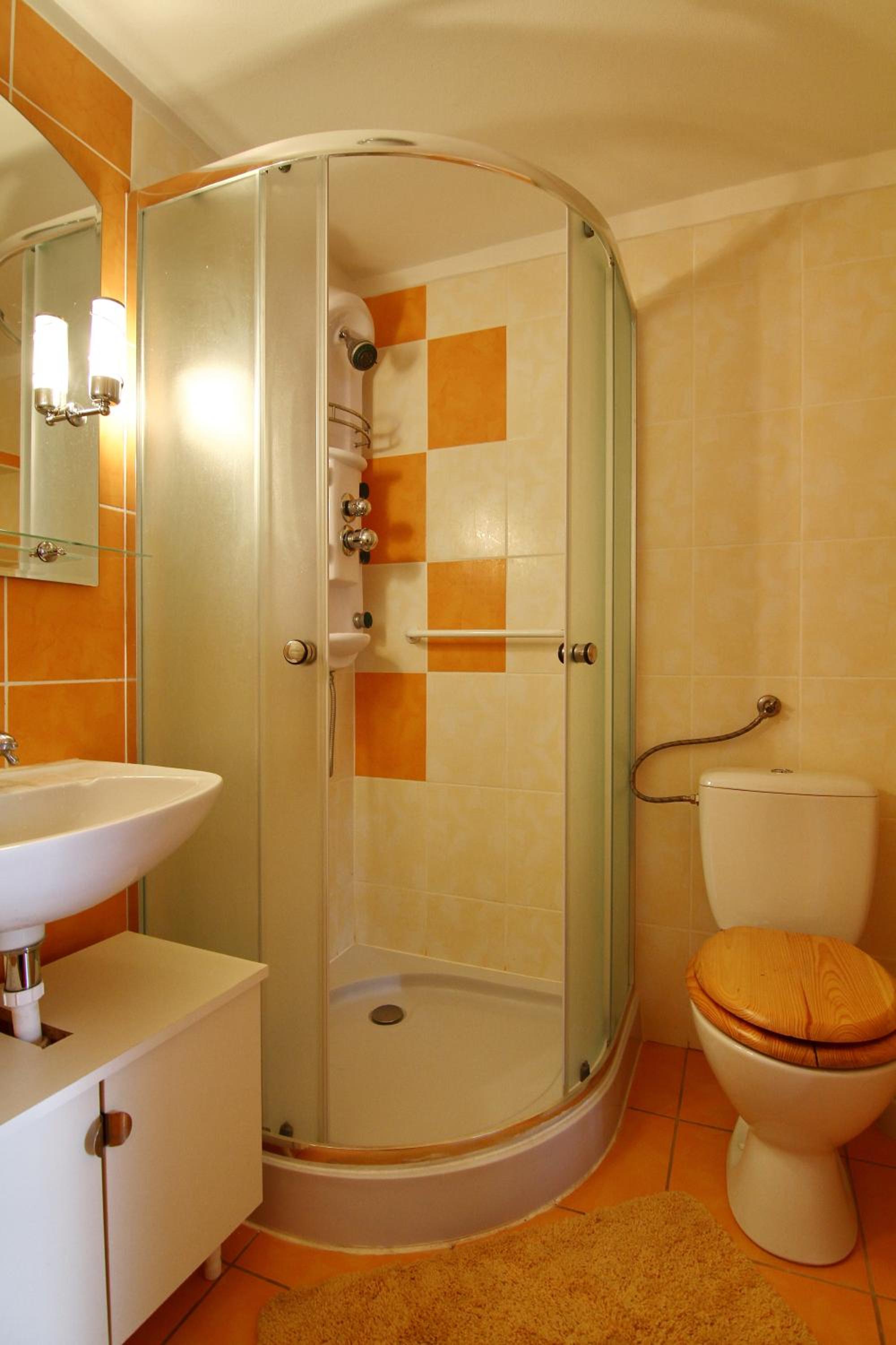 Double Room With Shared Bathroom photo 2