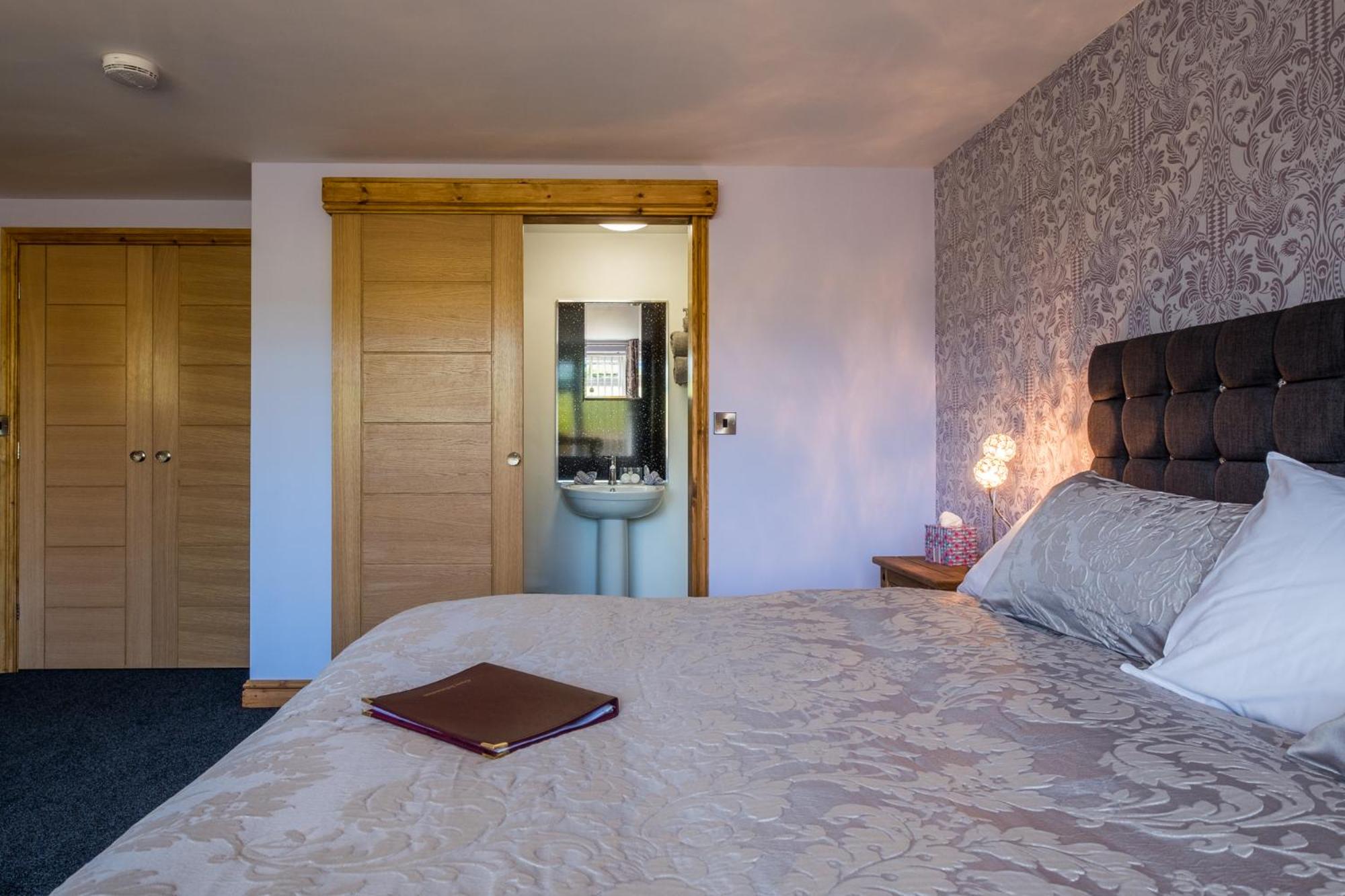 Deluxe Double or Twin Room with Garden View photo 3