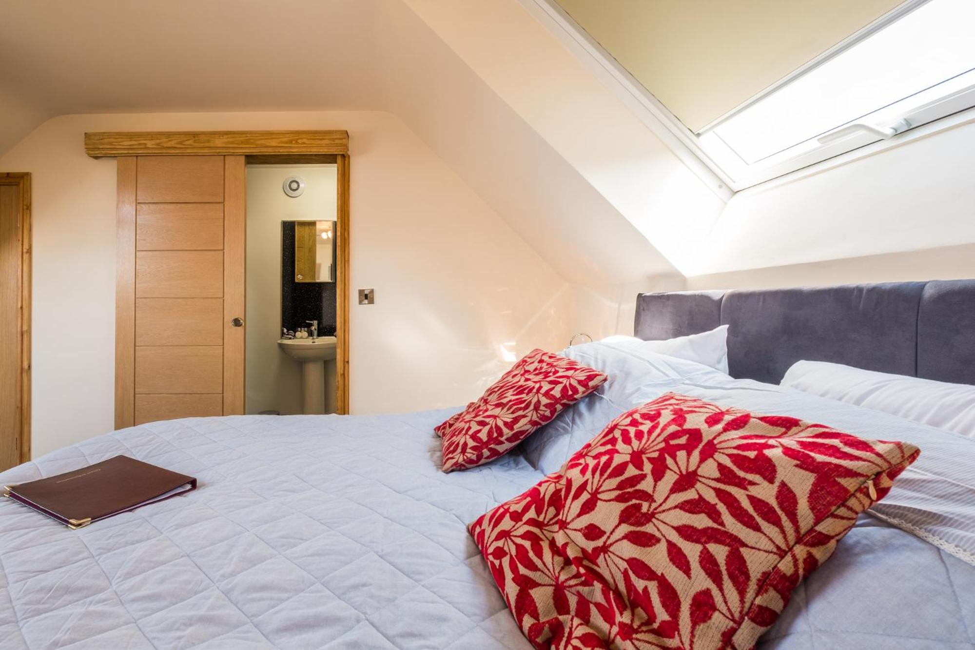 Deluxe King Room photo 2