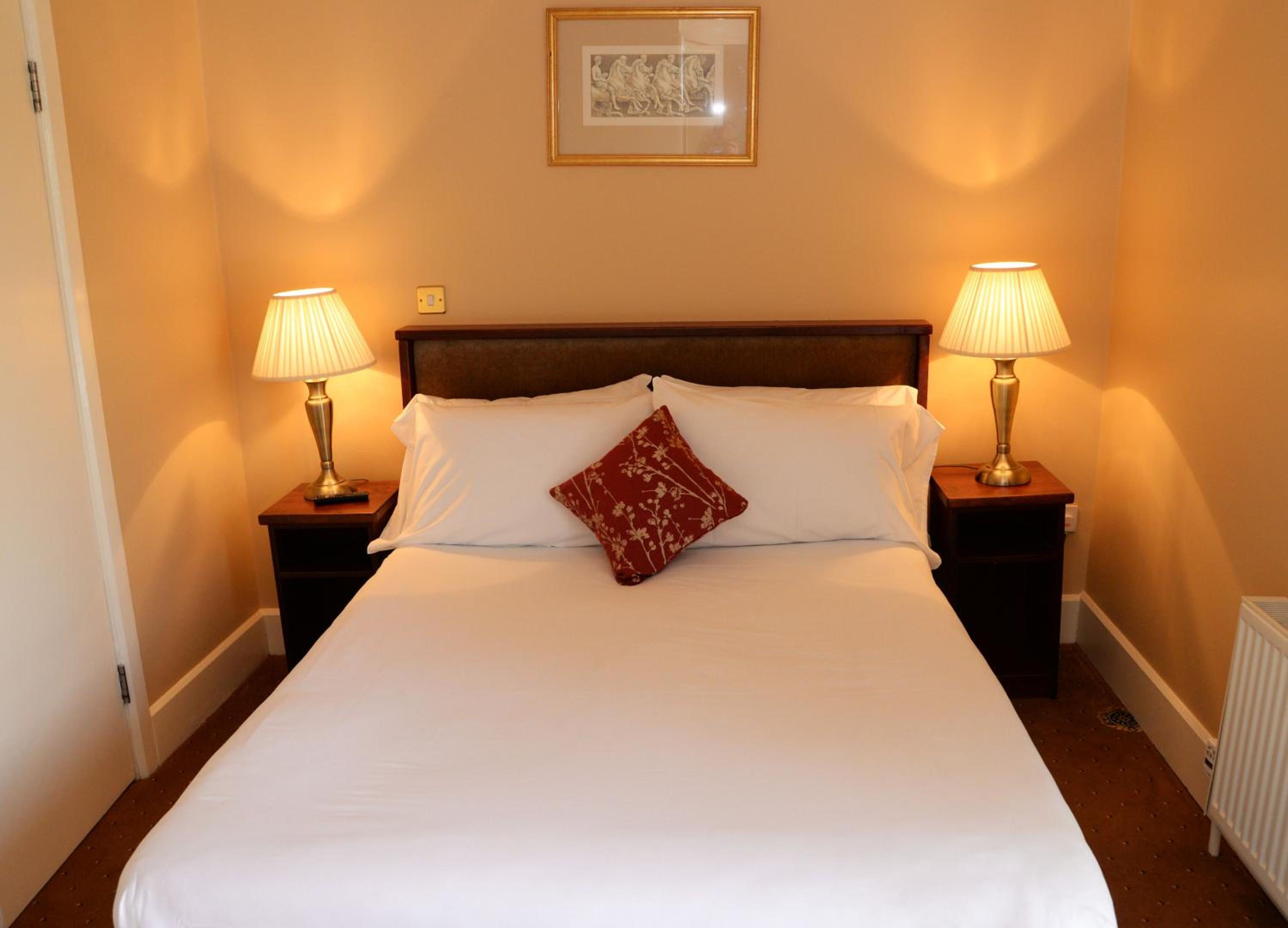 Single Room thumbnail 5