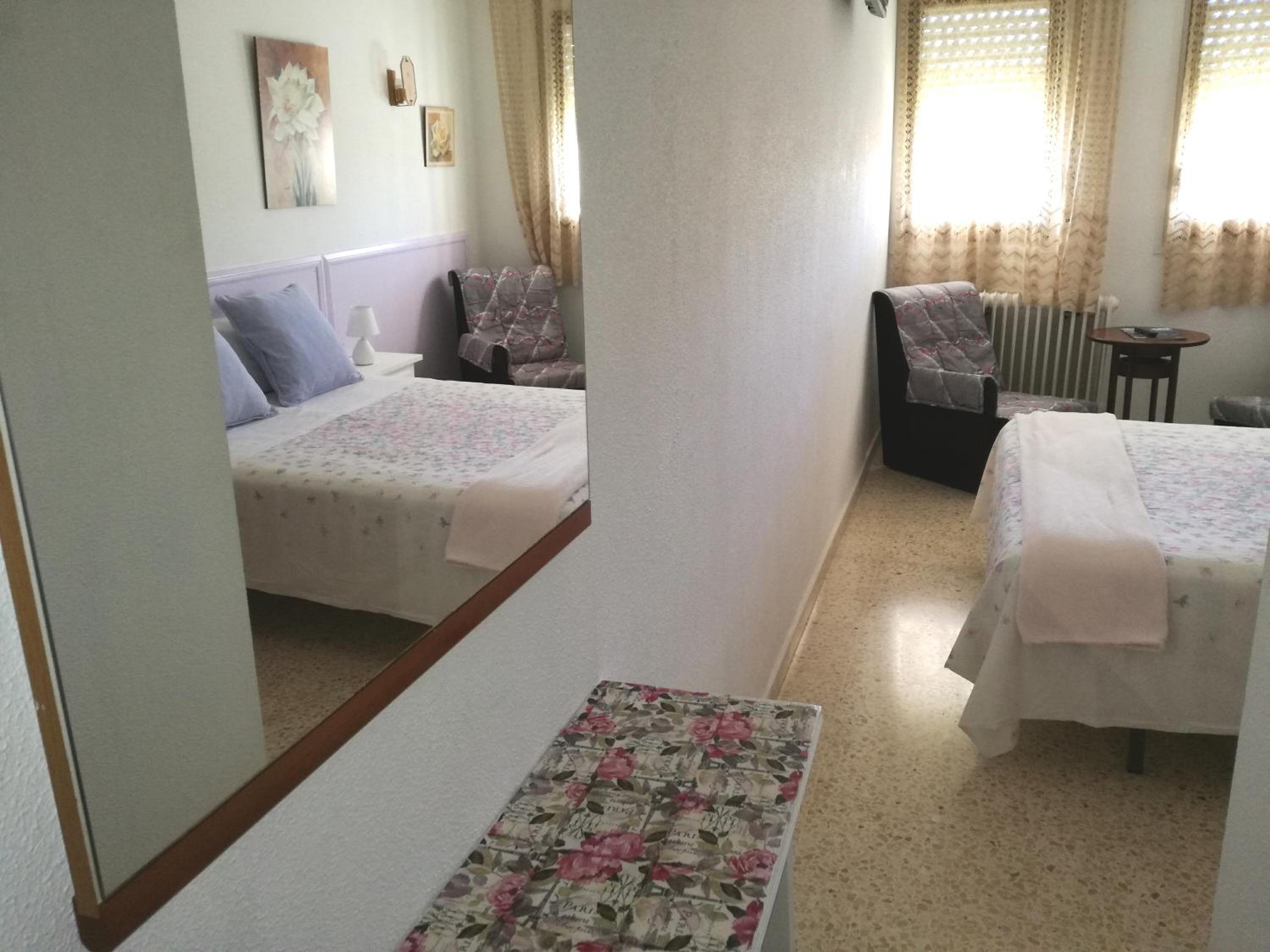 Double or Twin Room - Photo 9