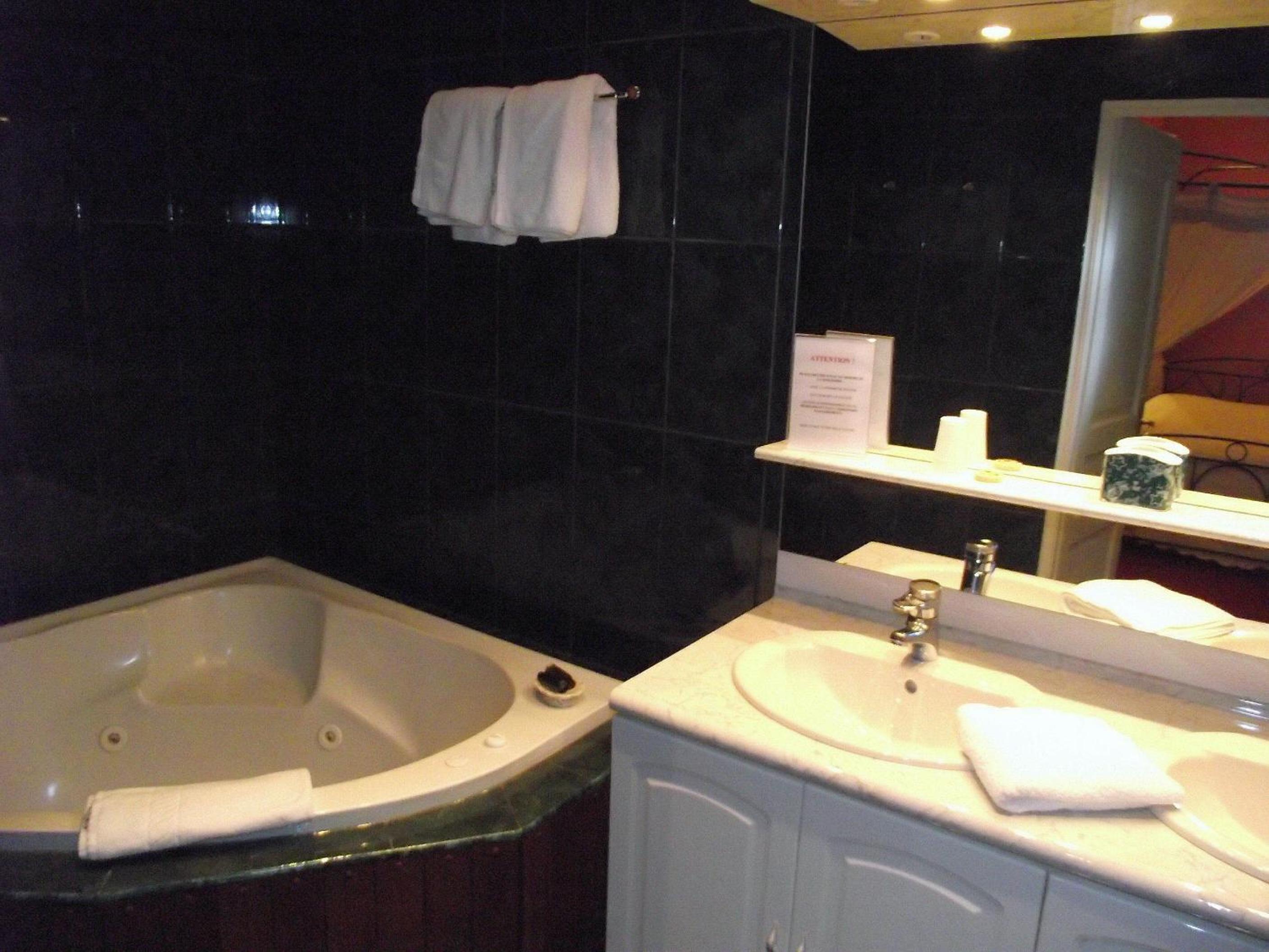 Superior Double Room - Photo 9
