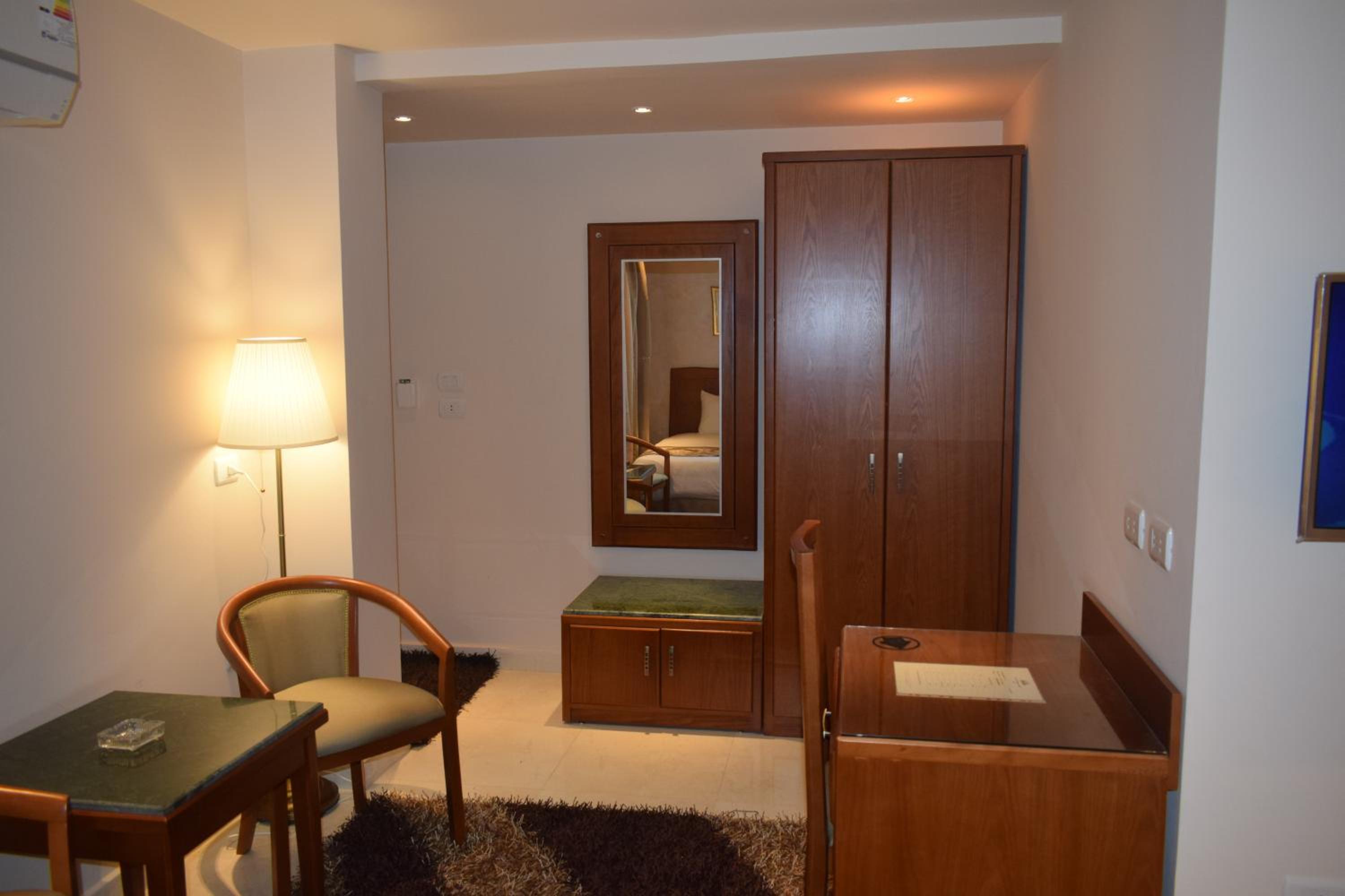 Deluxe Triple Room - Photo 4
