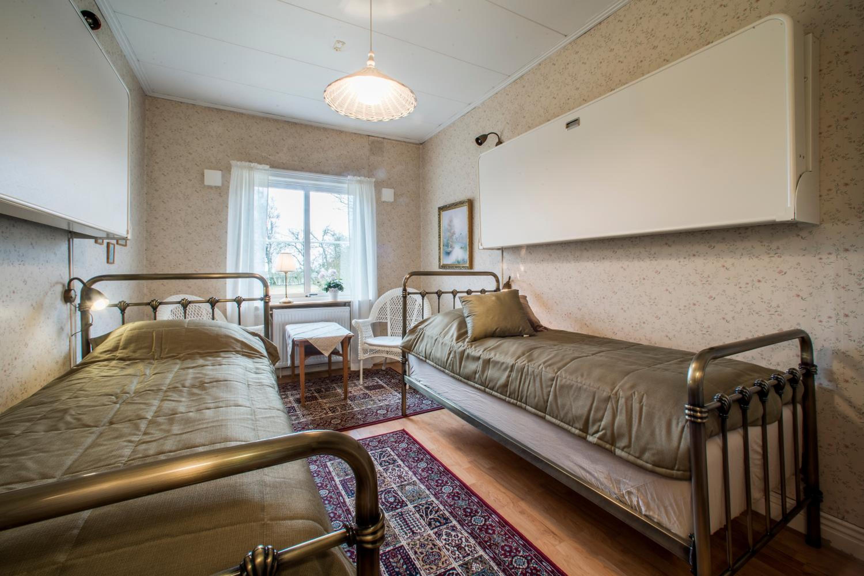 Economy Twin Room photo 1