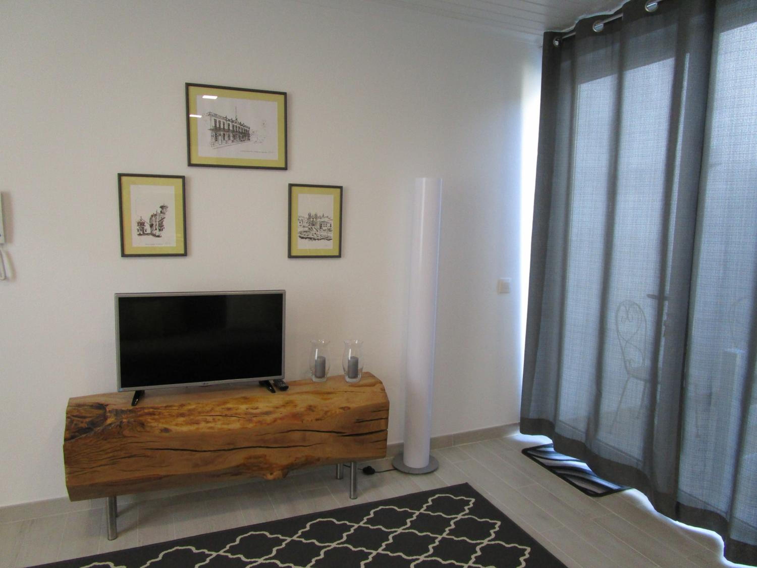 Apartment photo 2