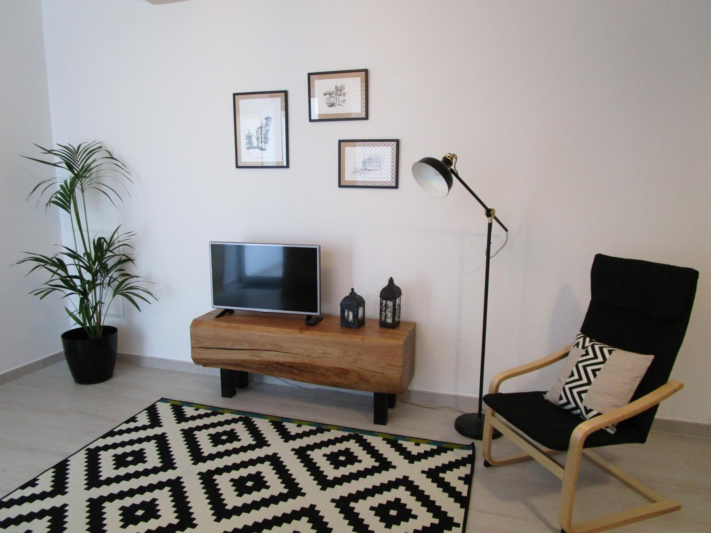 Apartment photo 2