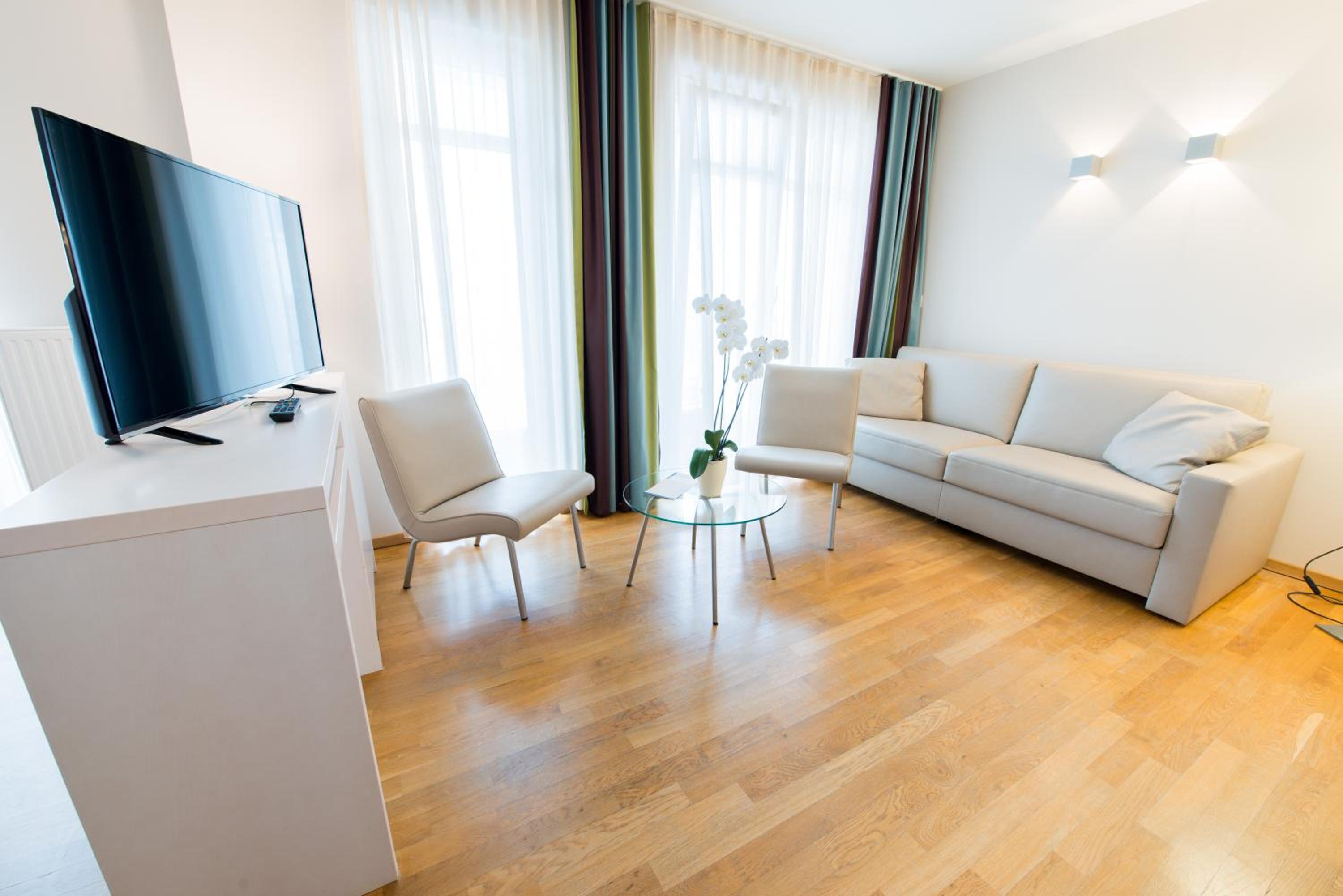 Junior Suite with Balcony photo 3