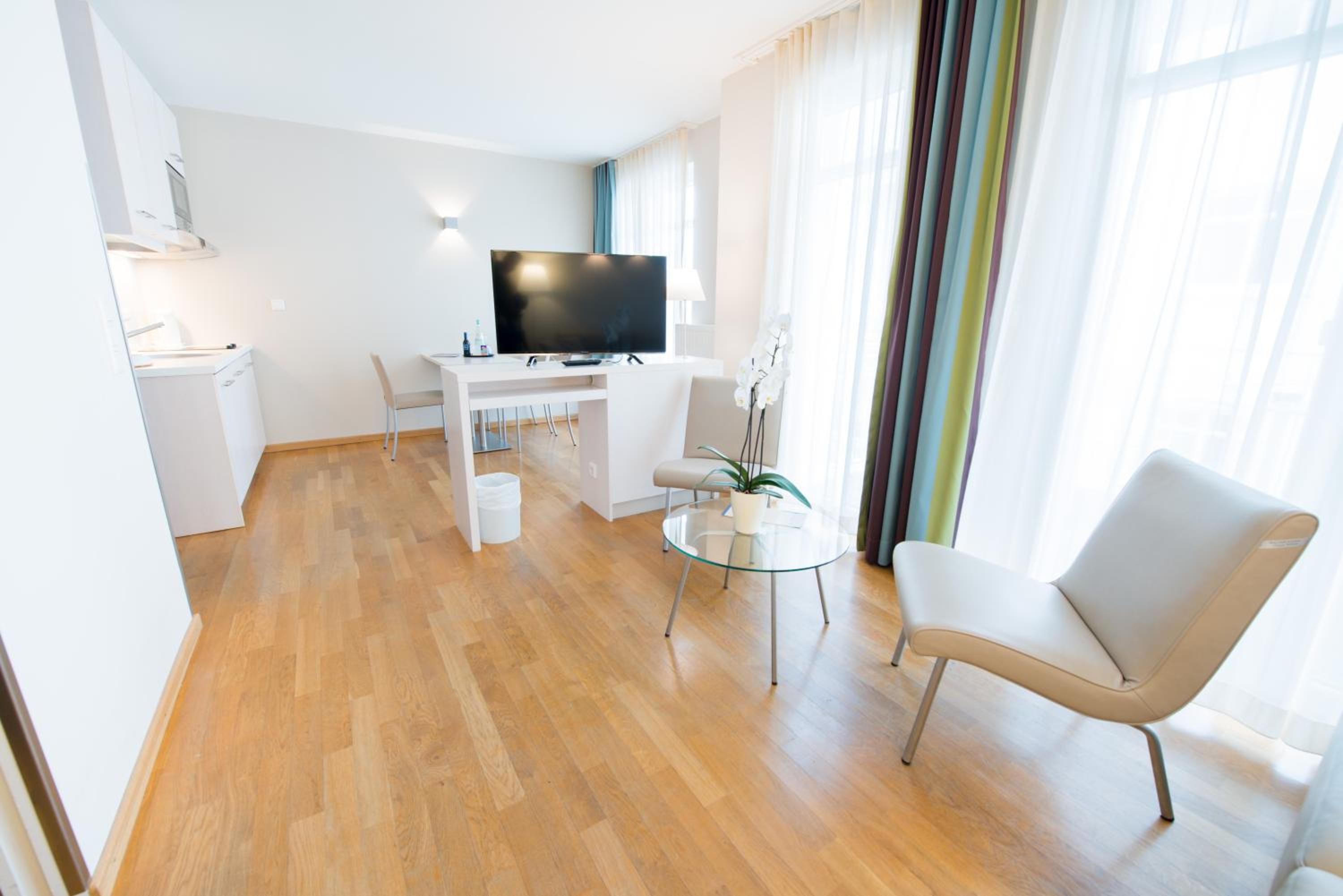 Junior Suite with Balcony photo 2