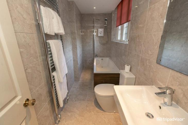 Standard Twin Room - Photo 4