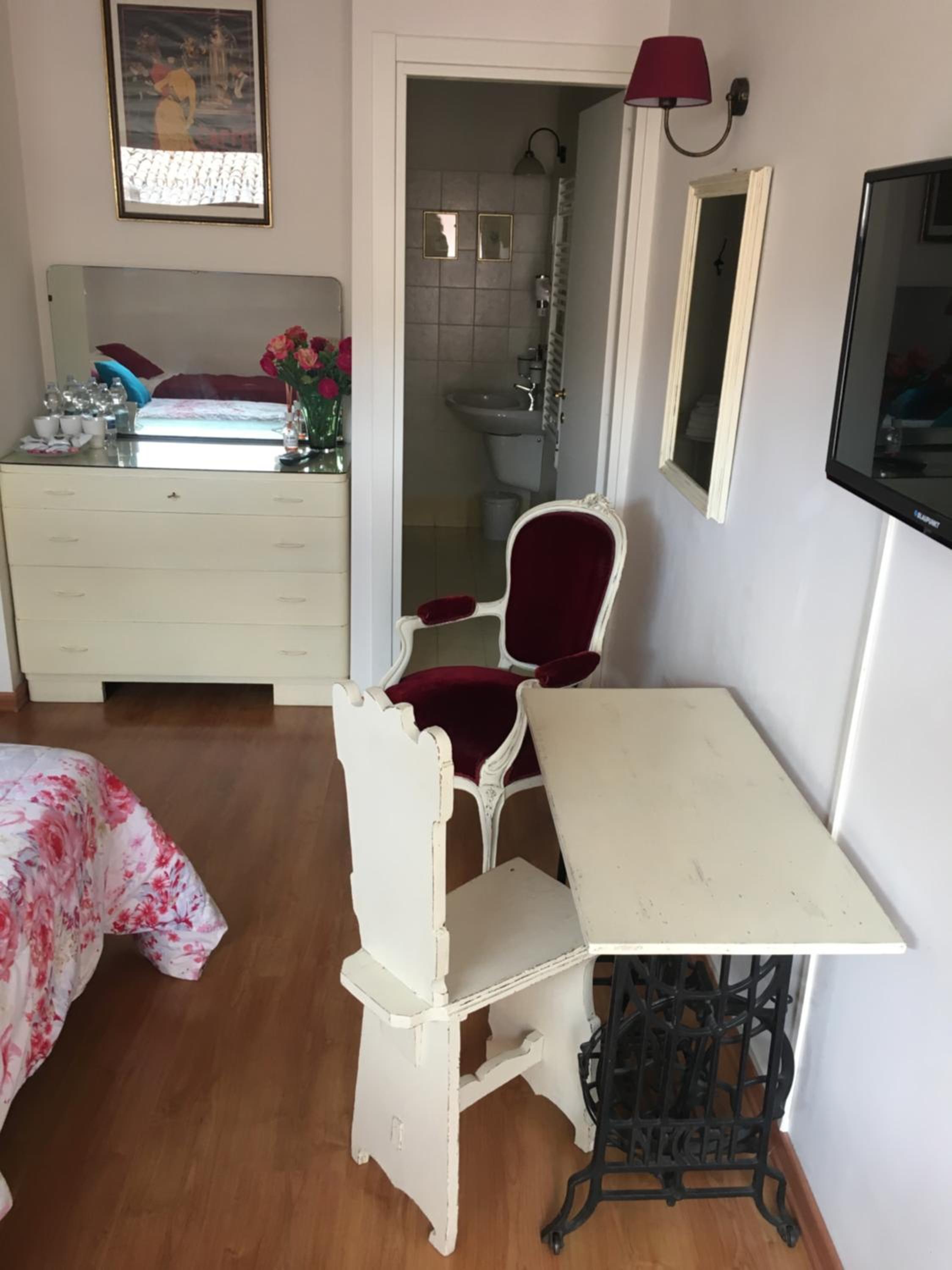 Double or Twin Room with Balcony photo 3