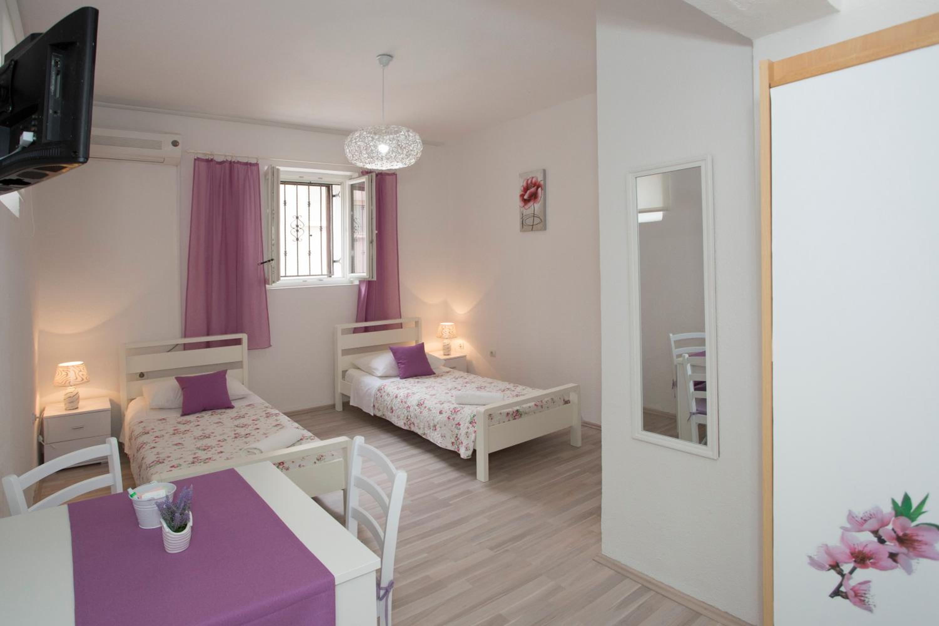 Twin Room - Photo 27