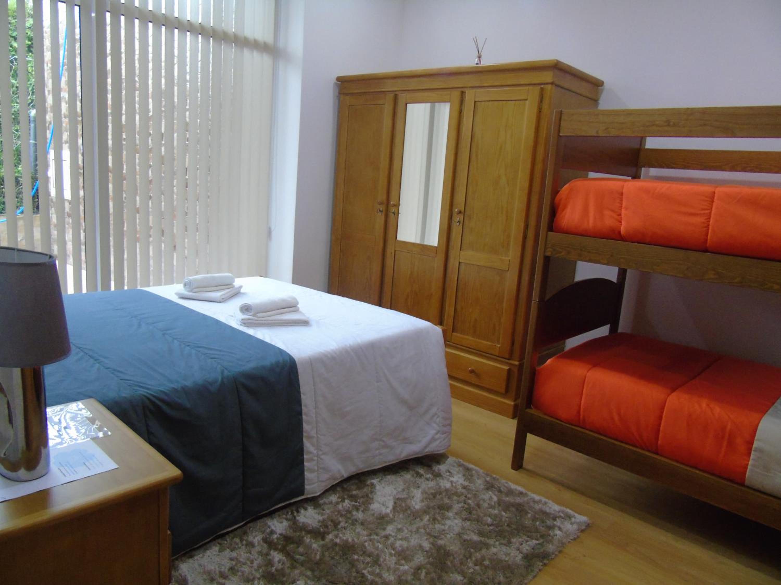 Economy Triple Room photo 1