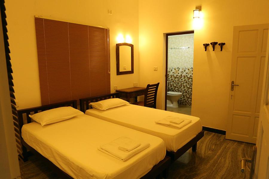 Economy Double or Twin Room - Photo 3